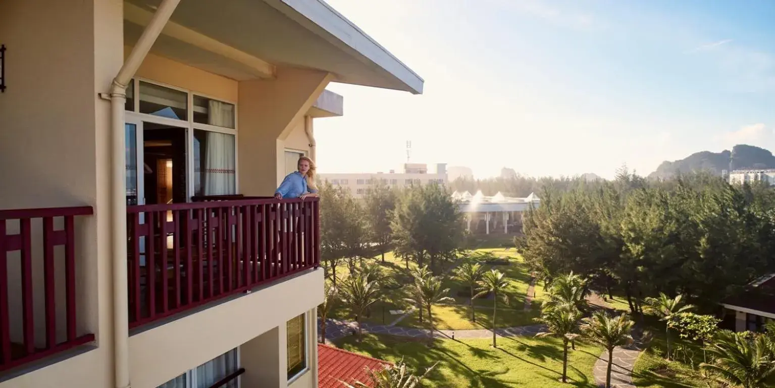 Premium Deluxe Double Room with Balcony - Garden View in Sandy Beach Non Nuoc Resort Premium Deluxe Double Room with Balcony - Garden View in Sandy Beach Non Nuoc Resort