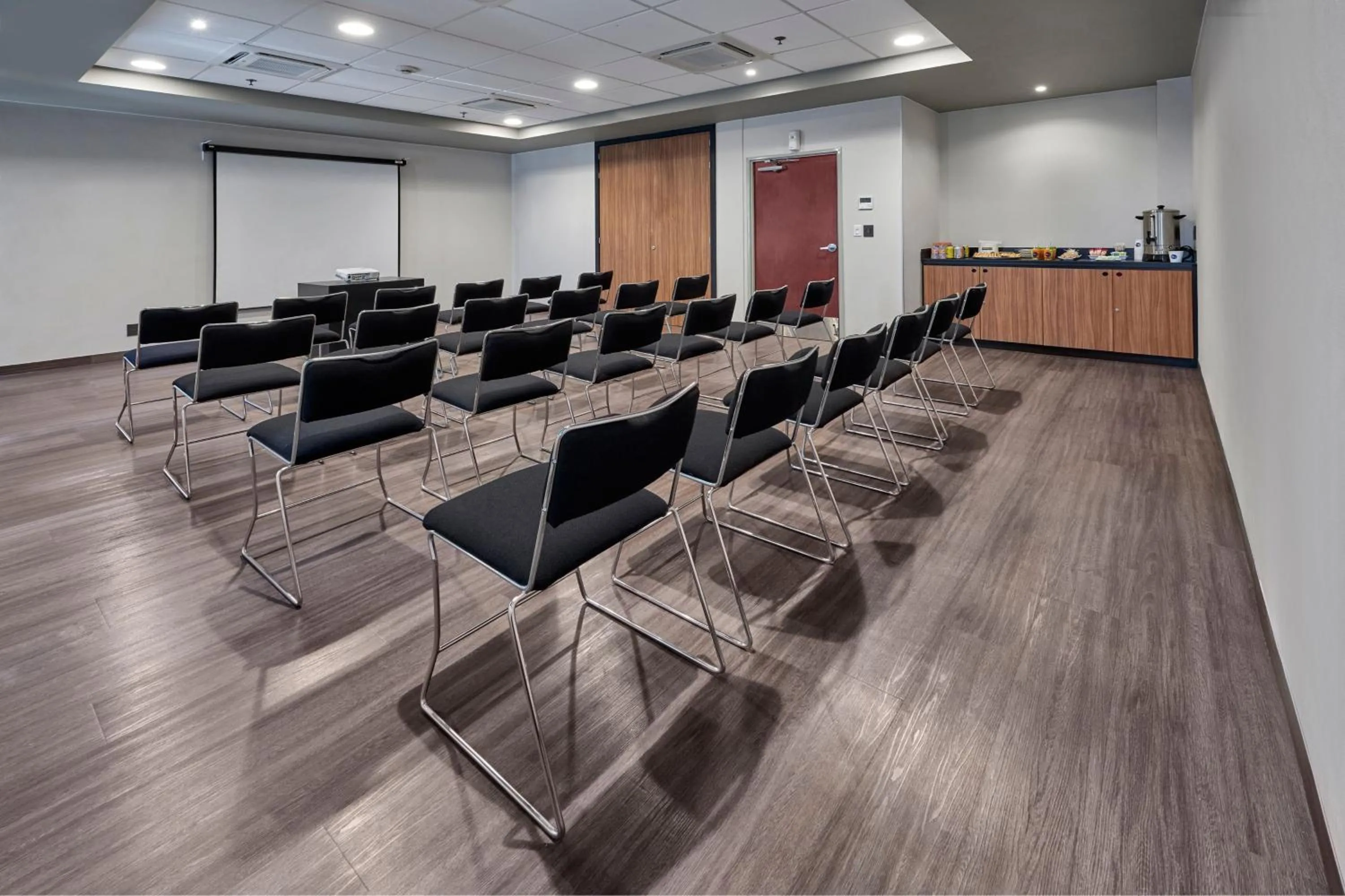 Meeting/conference room in City Express Plus by Marriott Leon Centro de Convenciones