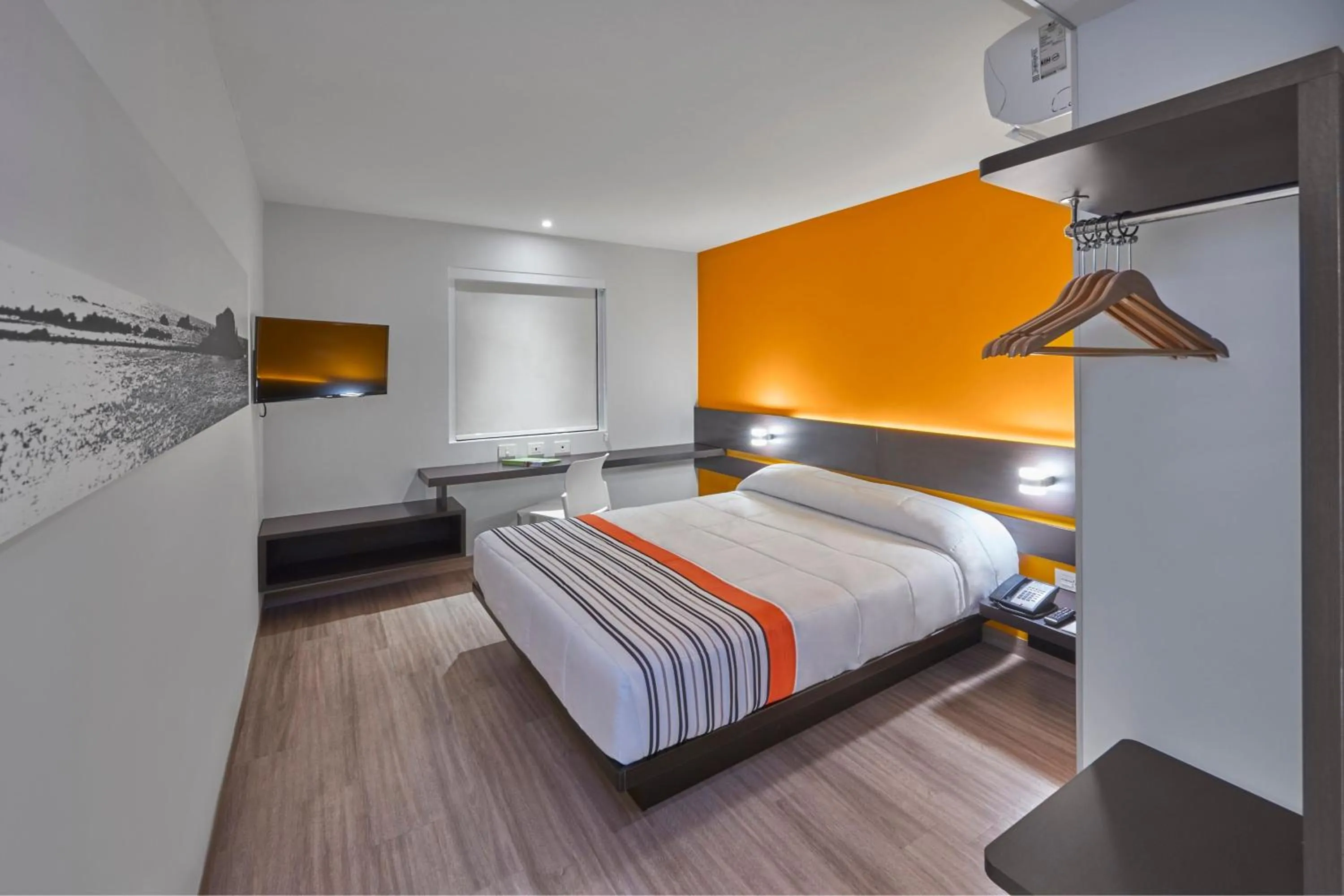 Bedroom, Bed in City Express Junior by Marriott Leon Centro de Convenciones