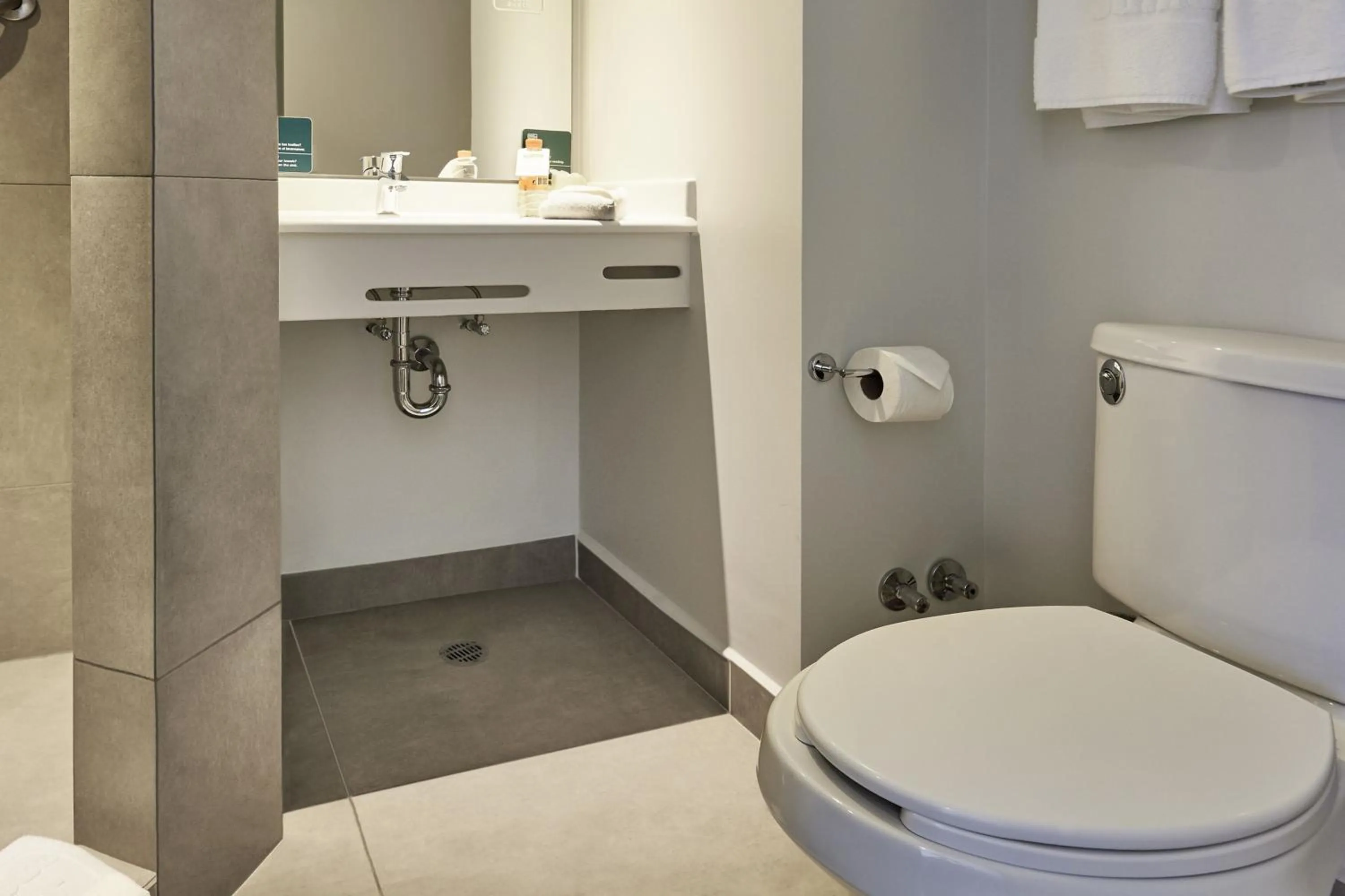 Bathroom in City Express Junior by Marriott Leon Centro de Convenciones