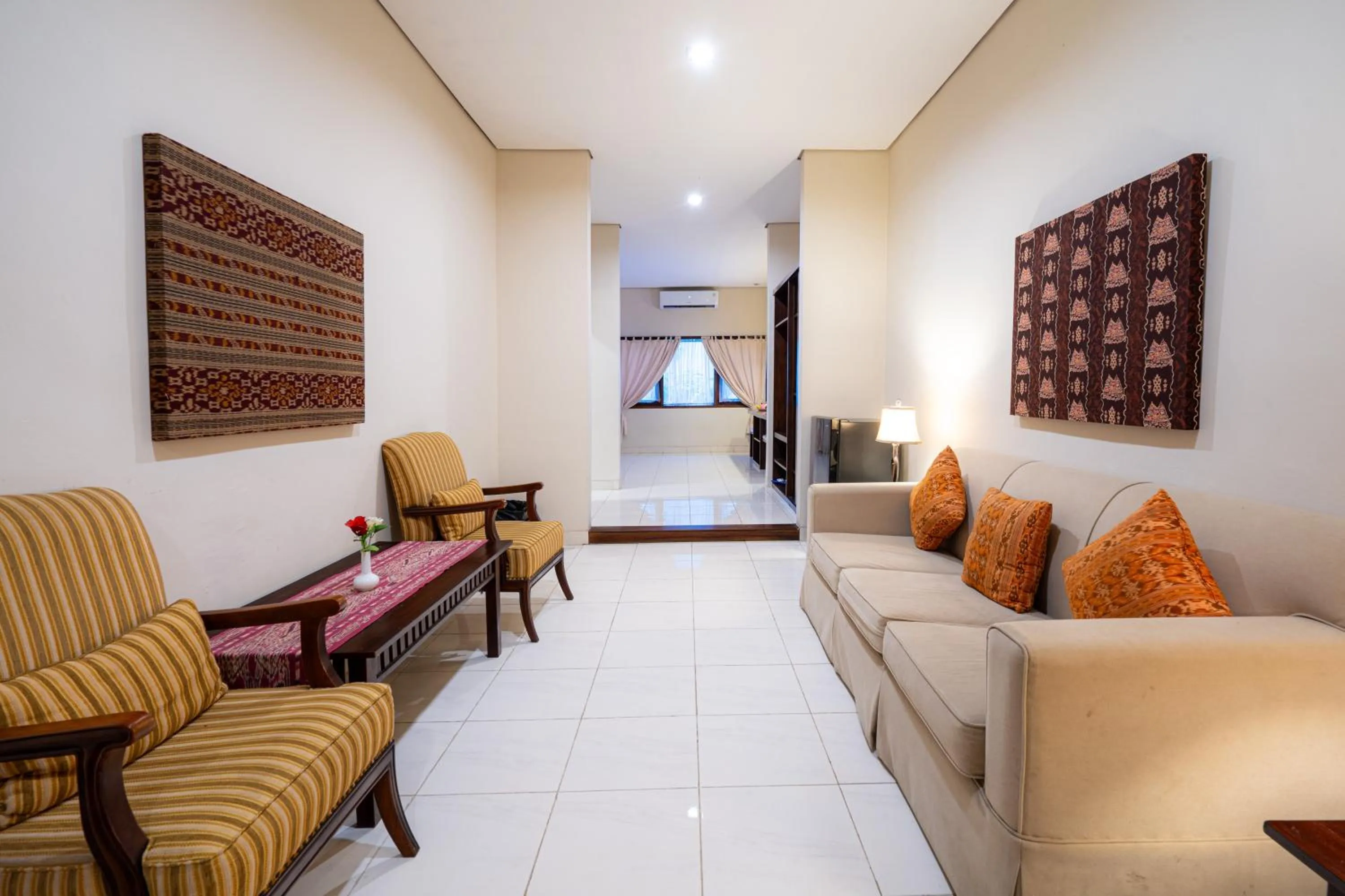 Seating area in Samawa Transit Hotel