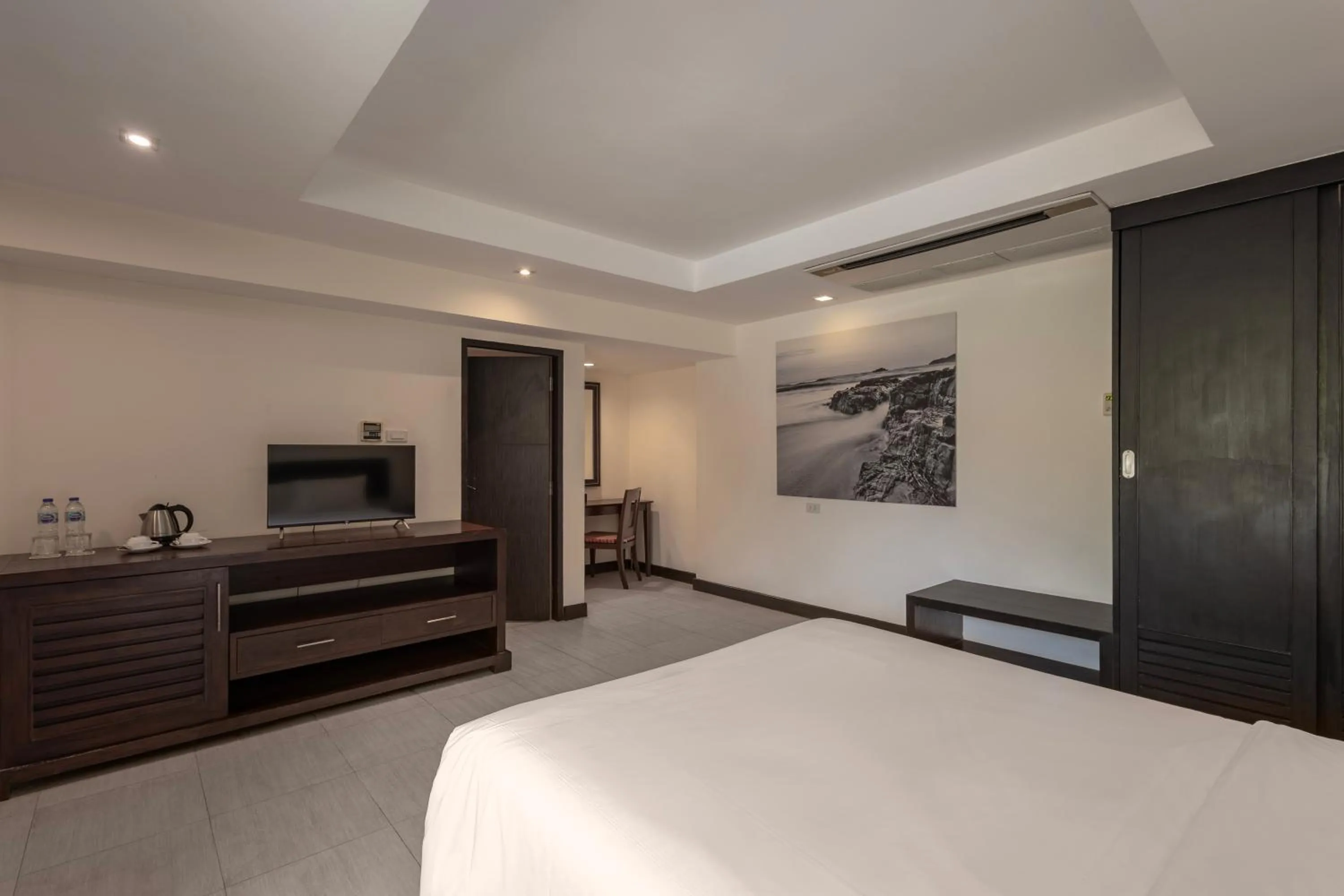 Bed in Hotel Tropicana Pattaya