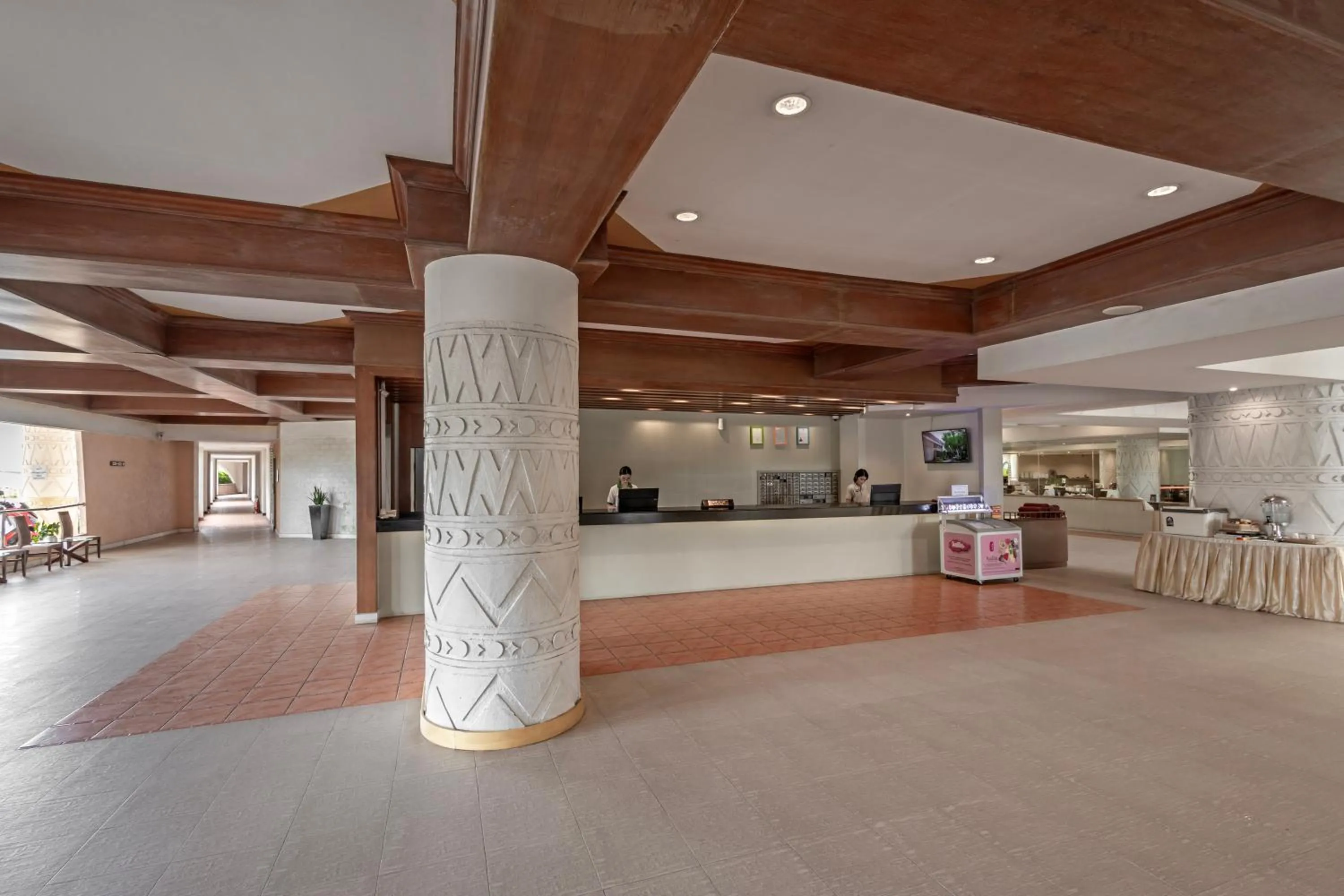 Lobby or reception in Hotel Tropicana Pattaya