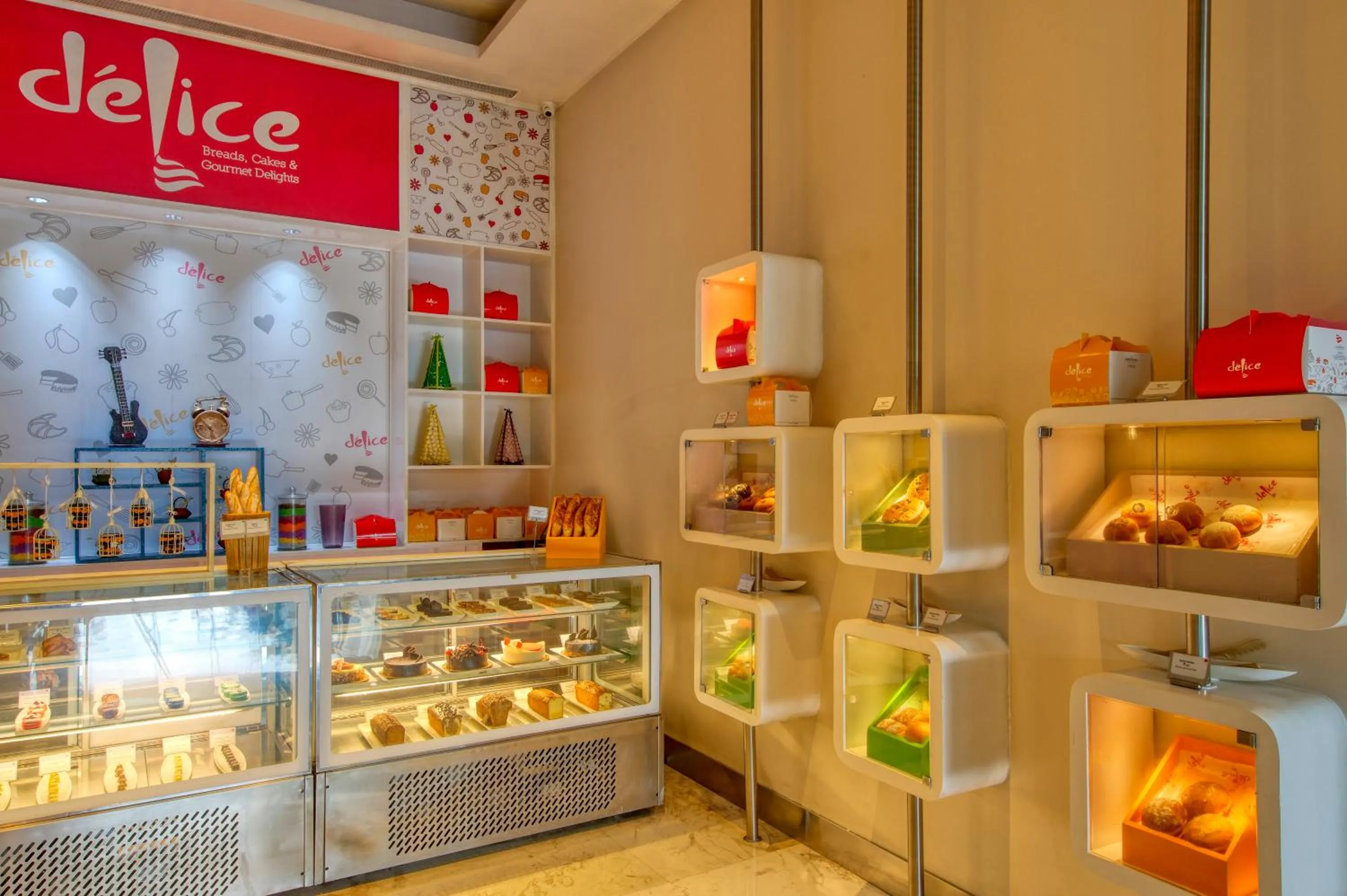 Restaurant/places to eat in Novotel Bengaluru Outer Ring Road