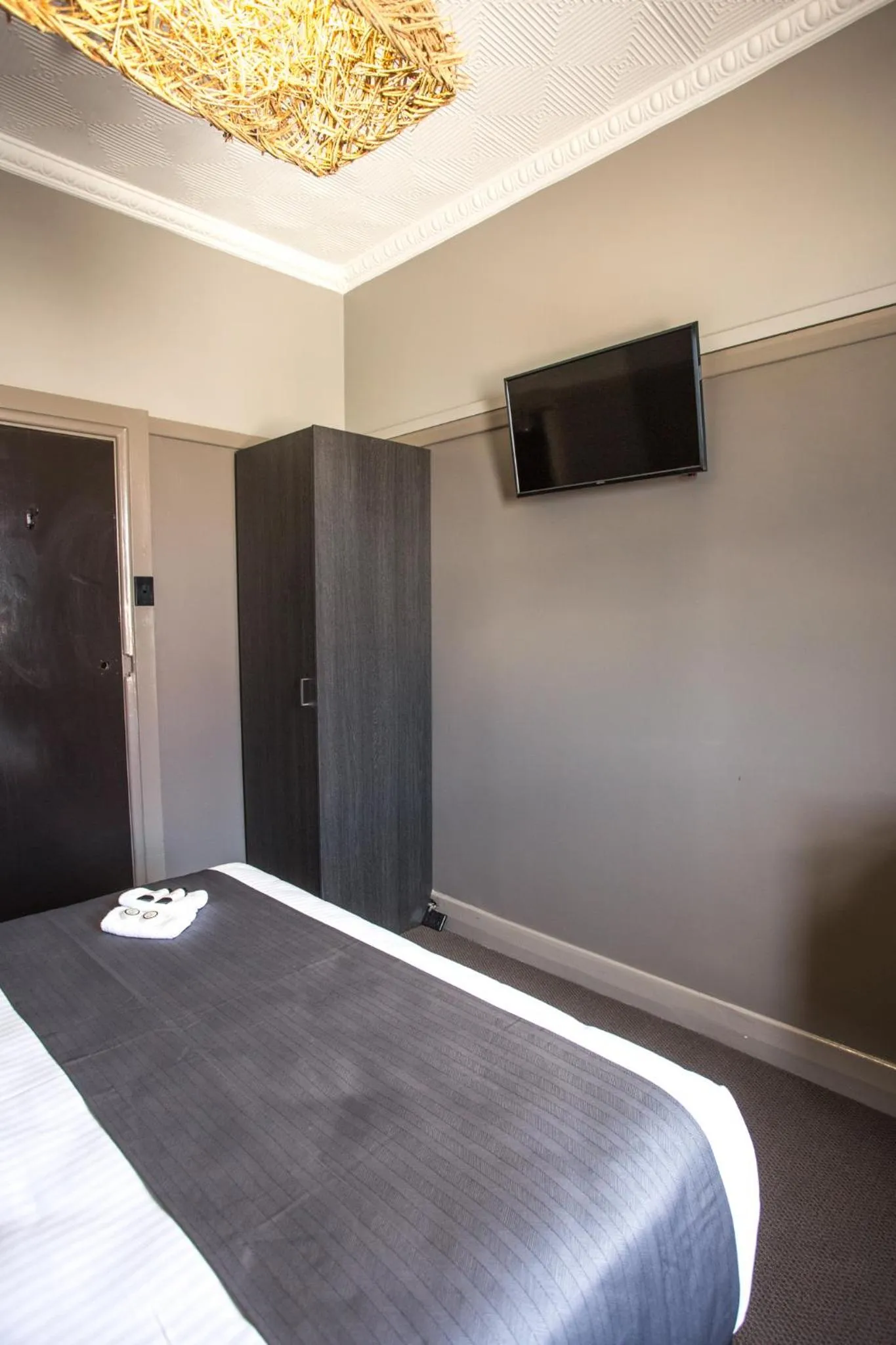 Bed in Nags Head Hotel