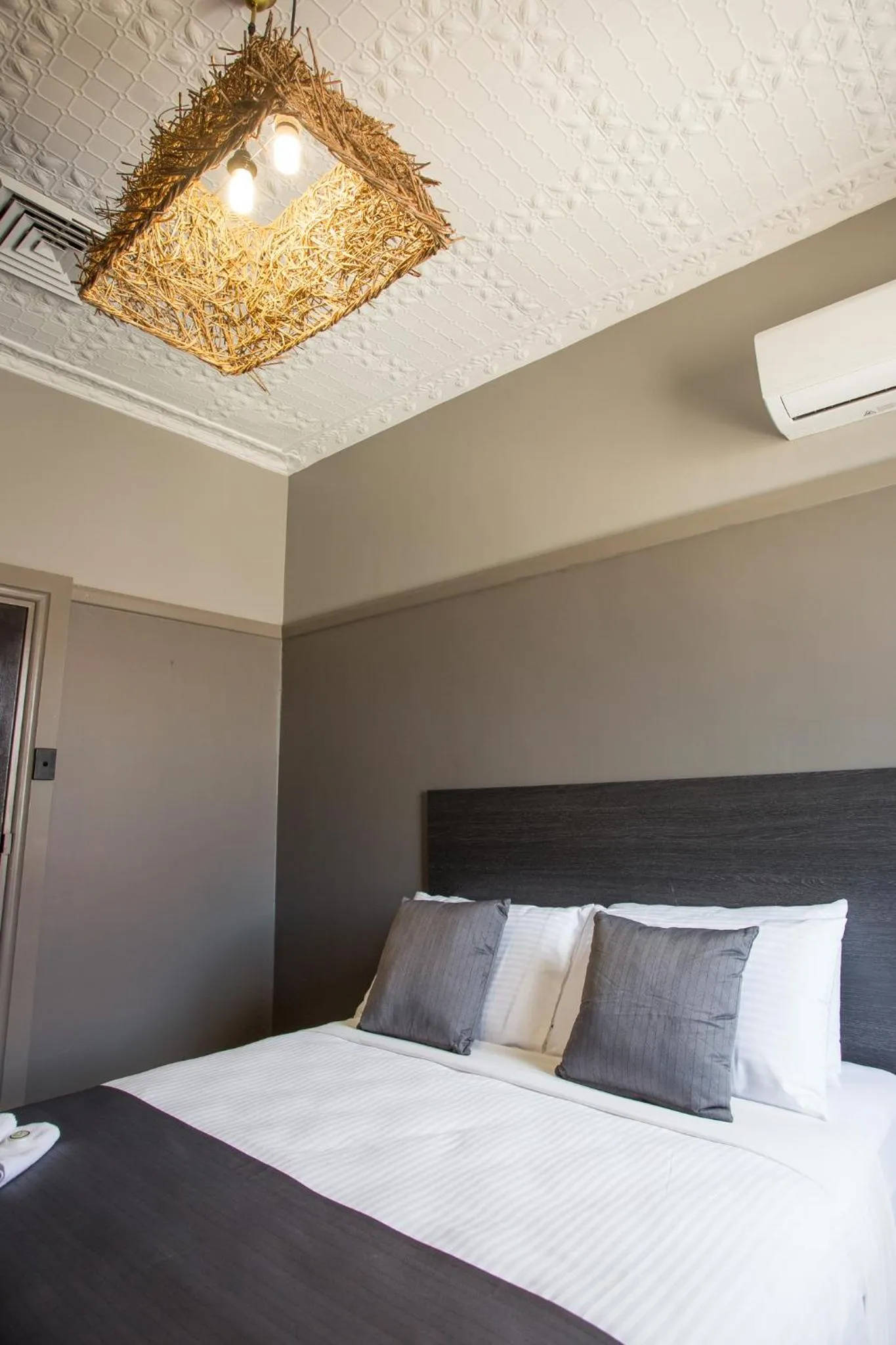 Bed in Nags Head Hotel