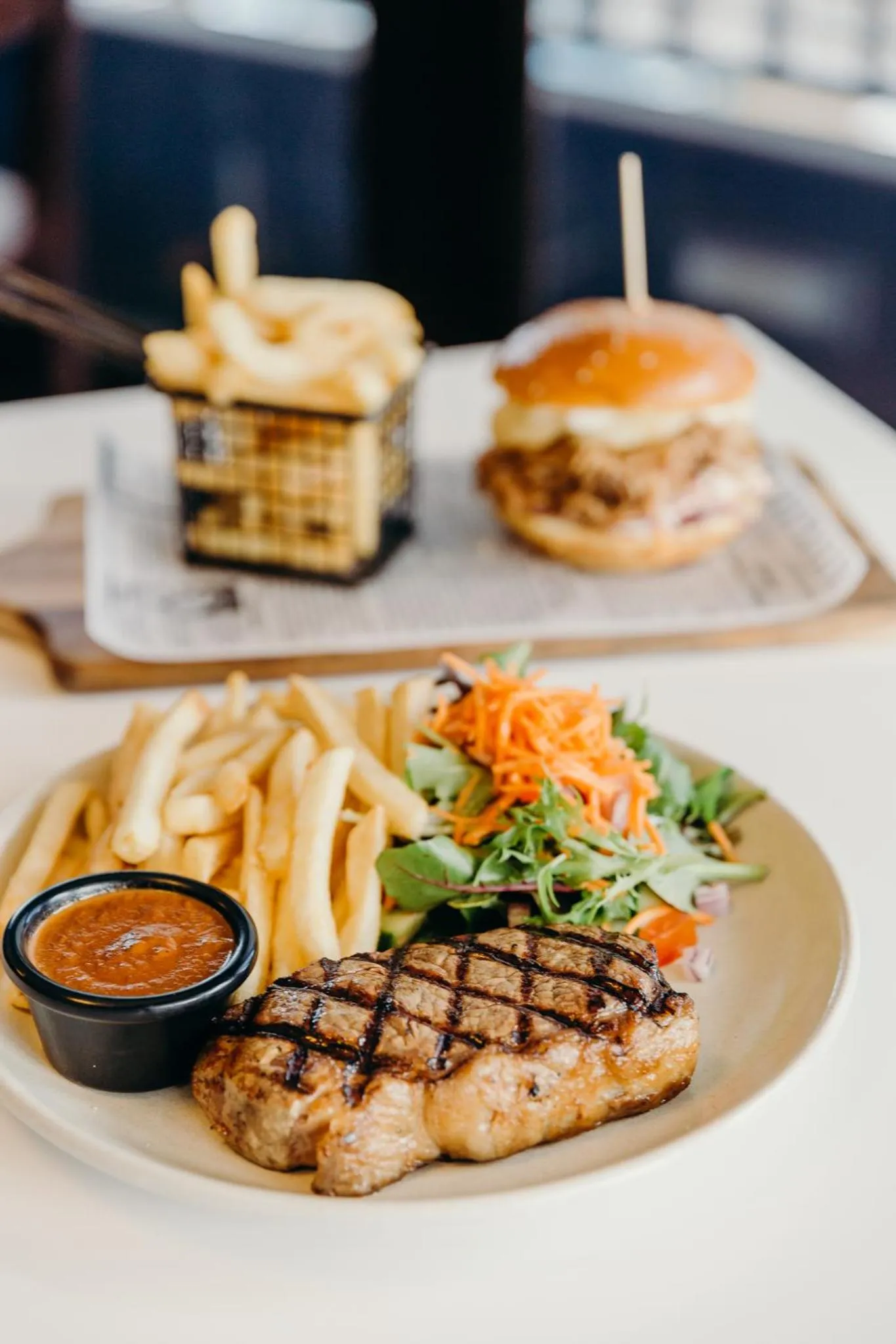 Restaurant/places to eat in Nags Head Hotel