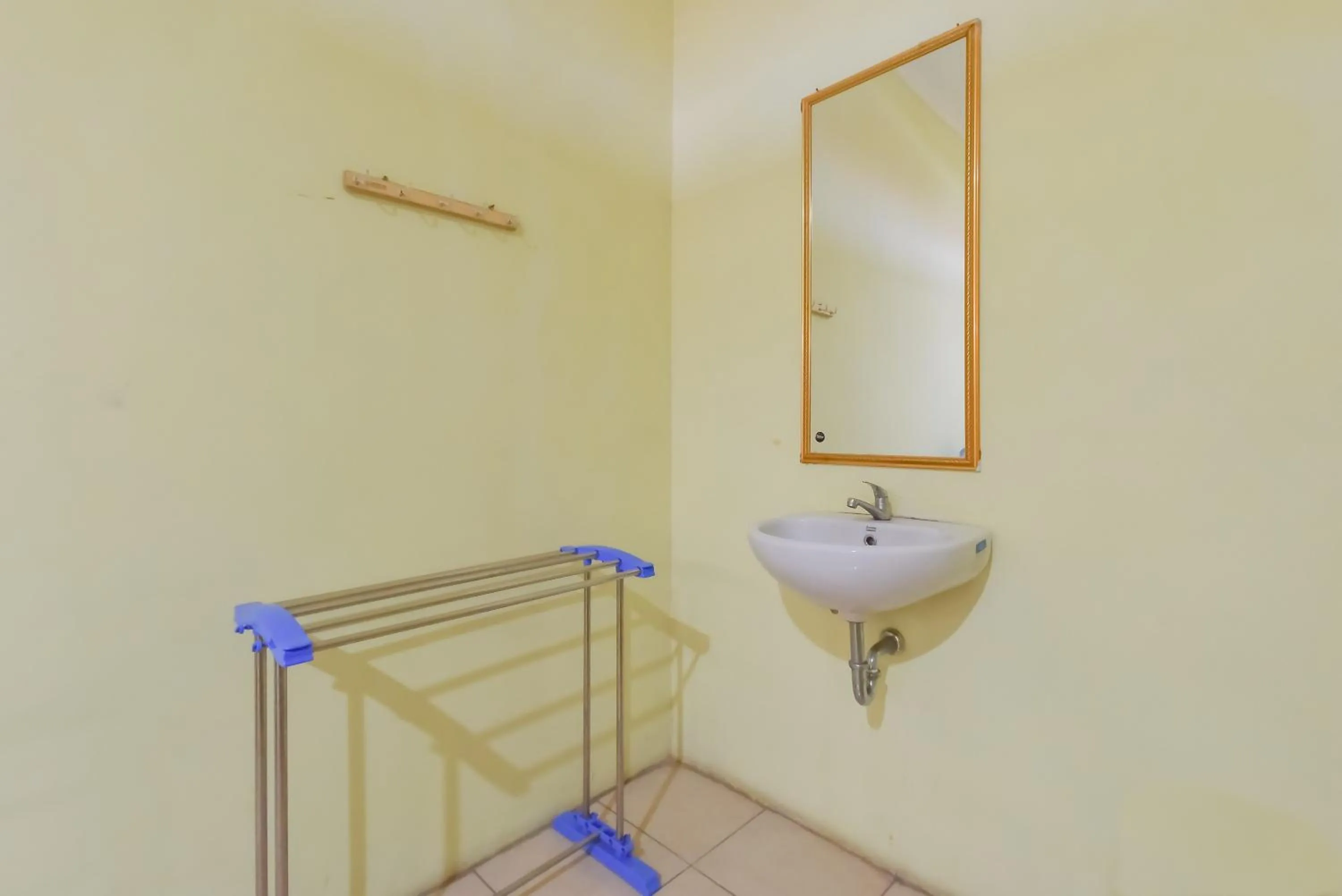 Bathroom in RedDoorz At Pondok Winagung Ciwidey