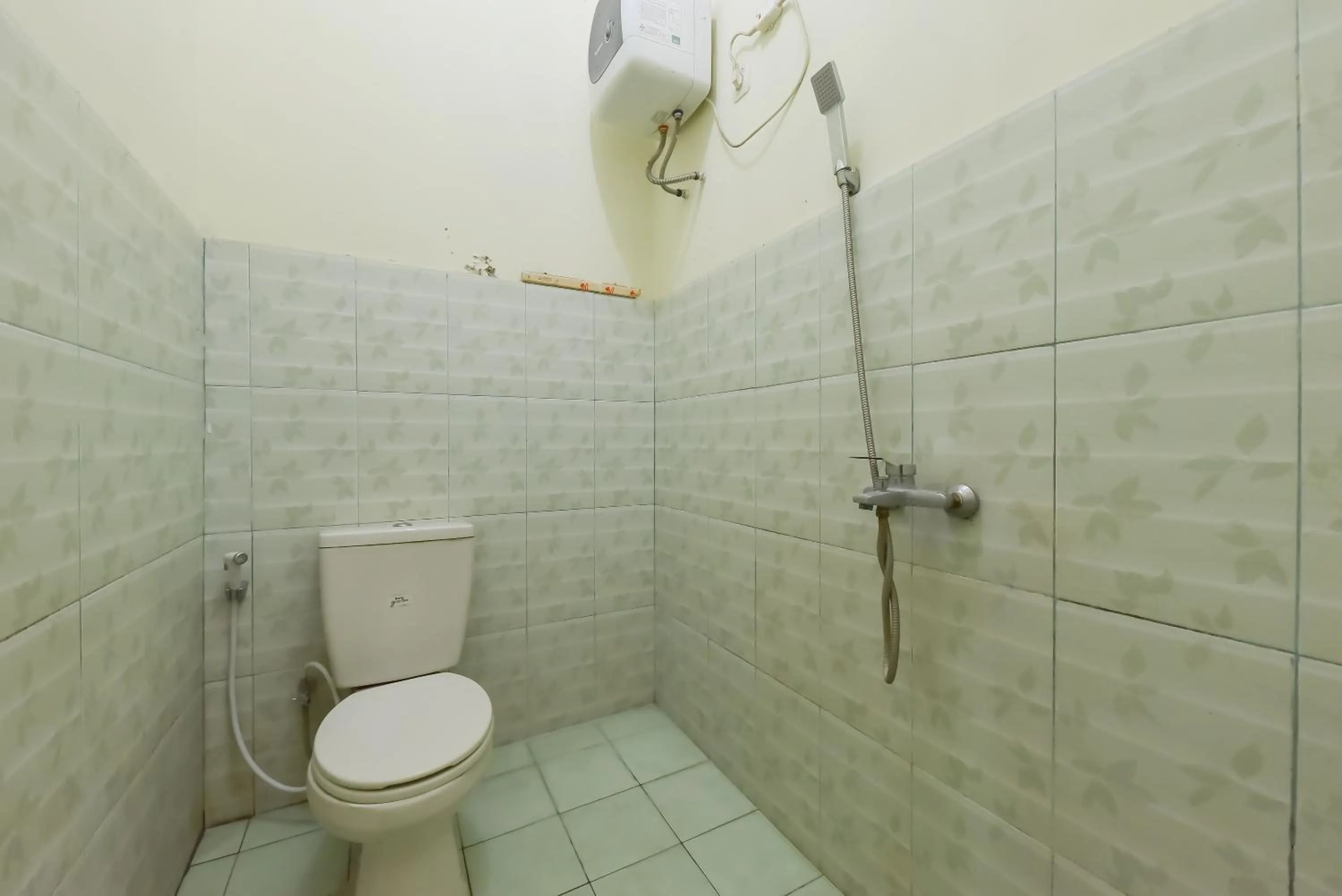 Bathroom in RedDoorz At Pondok Winagung Ciwidey