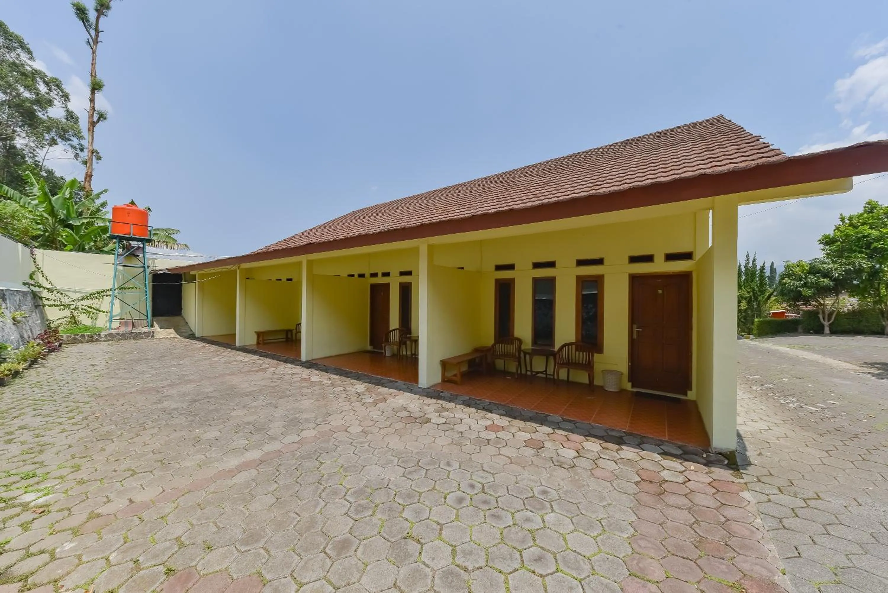 Property building in RedDoorz At Pondok Winagung Ciwidey