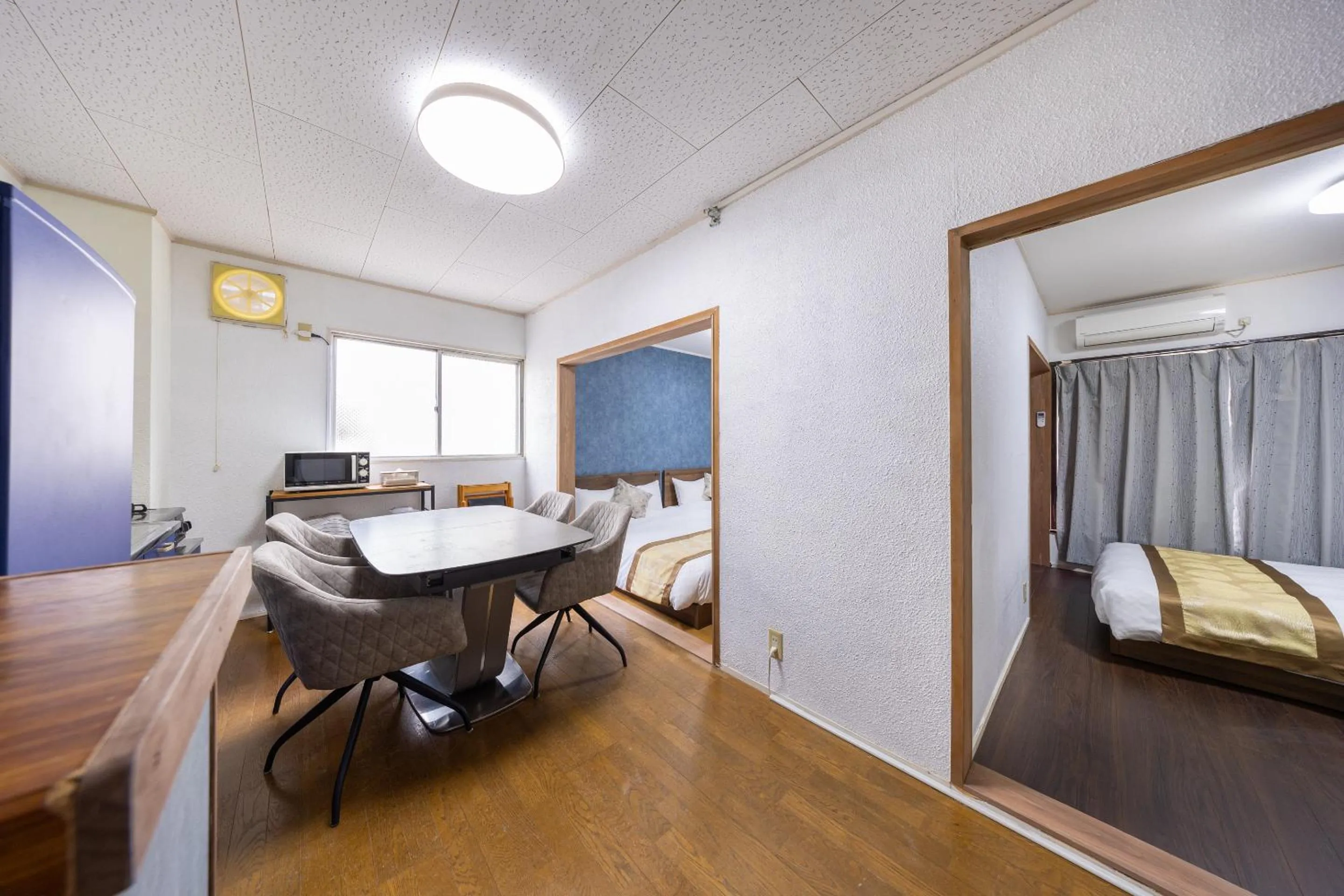 Photo of the whole room, Bed in Comfy Stay MR1 & MR2