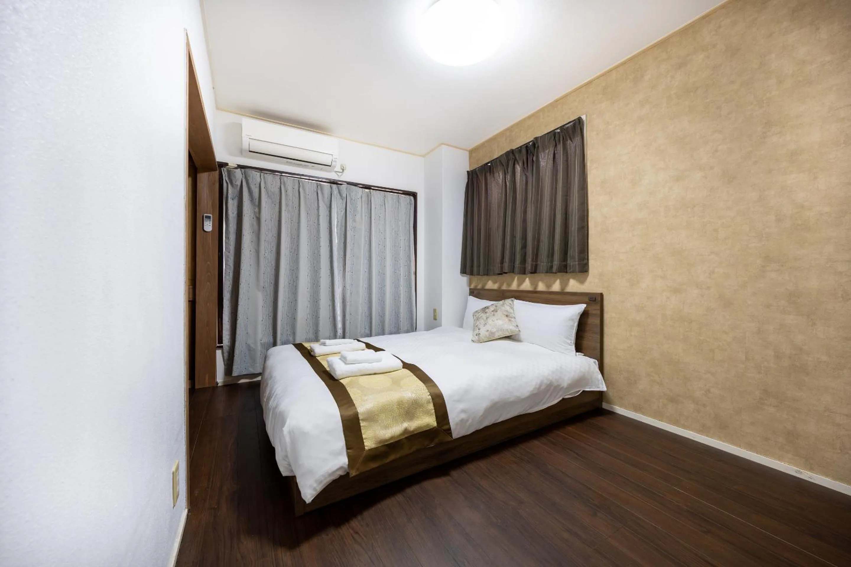 Bed in Comfy Stay MR1 & MR2