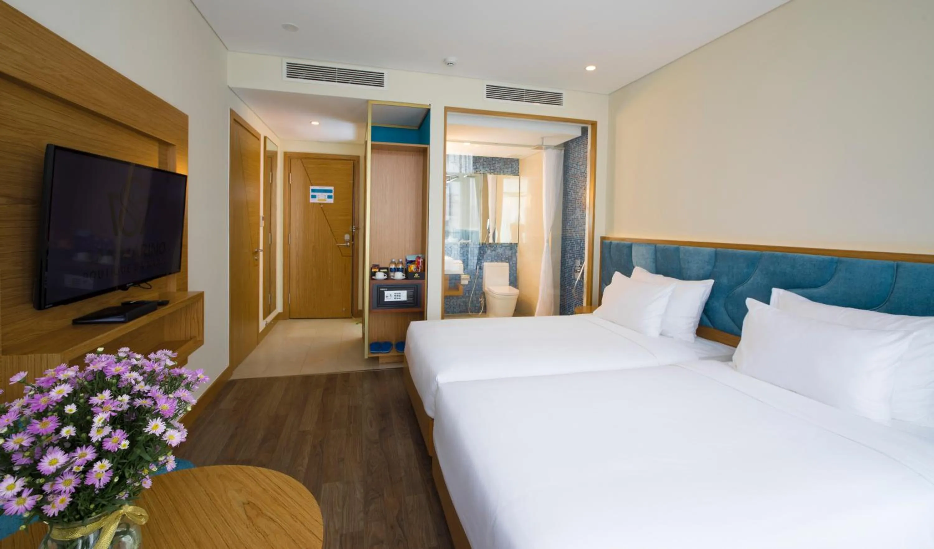 Communal lounge/ TV room, Bed in San Marino Boutique Danang - 10 mins to Dragon Bridge & 15 mins to My Khe Beach