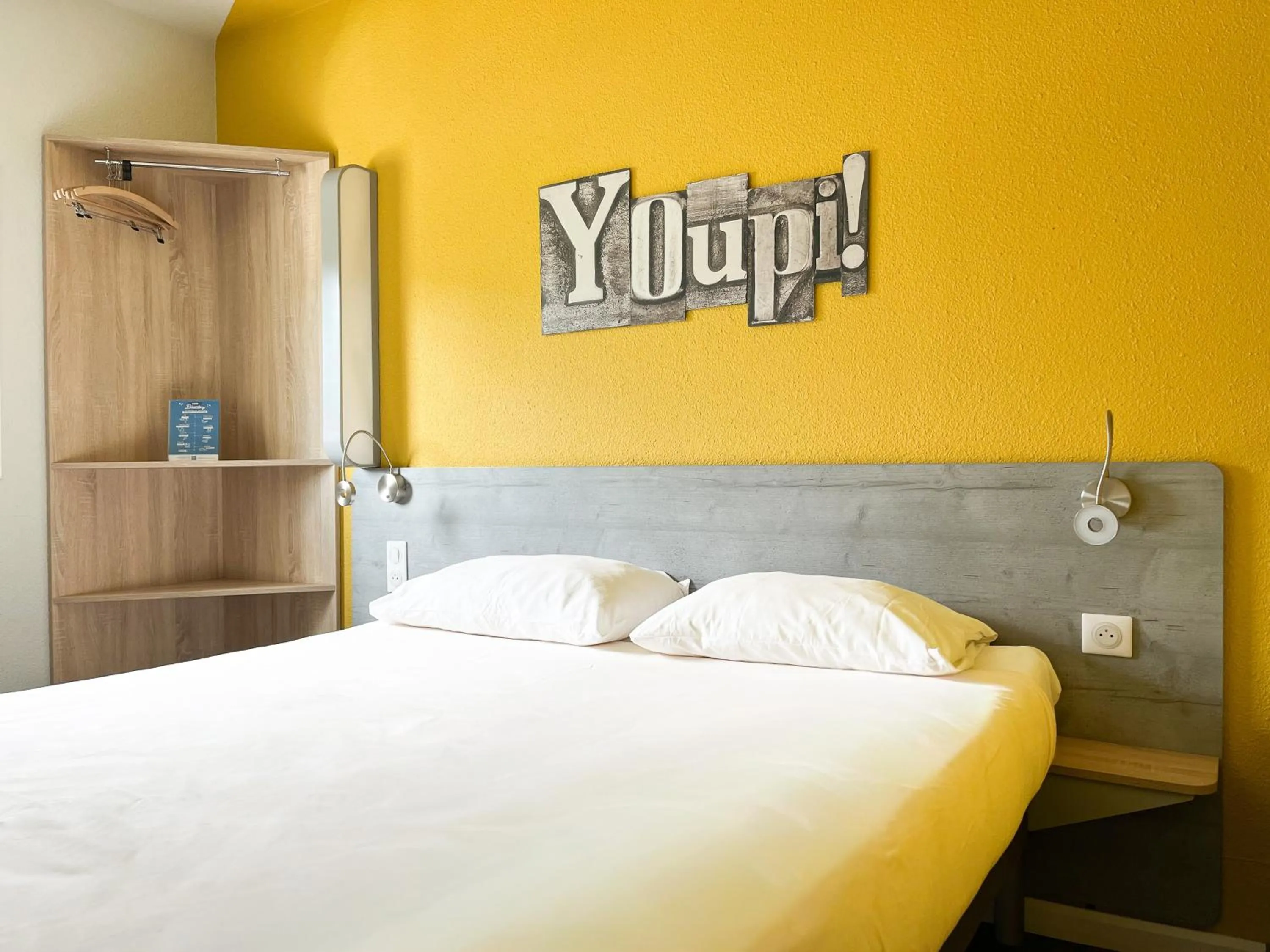 Bed in ibis budget Carcassonne La Cité