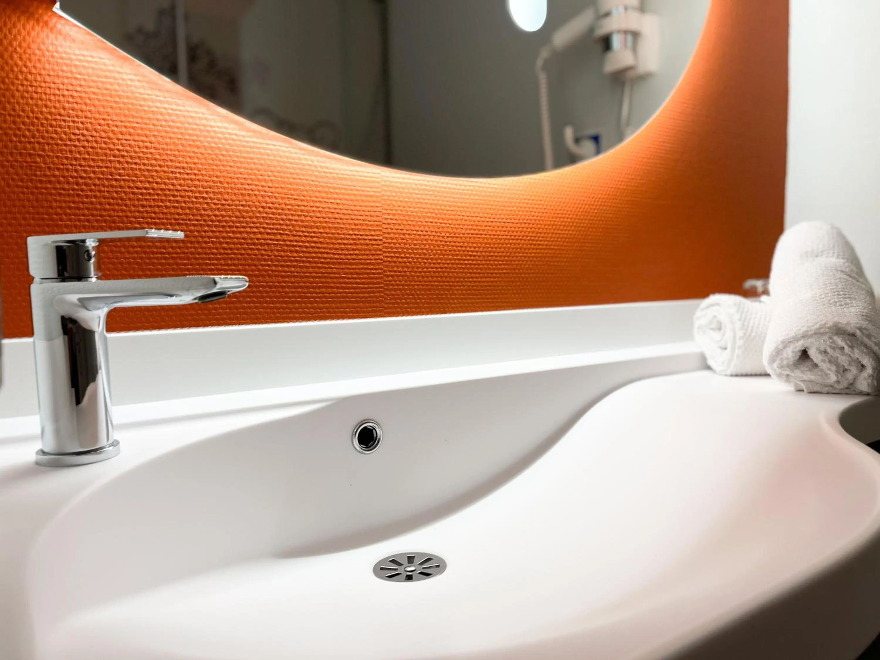 Bathroom in ibis budget Carcassonne La Cité