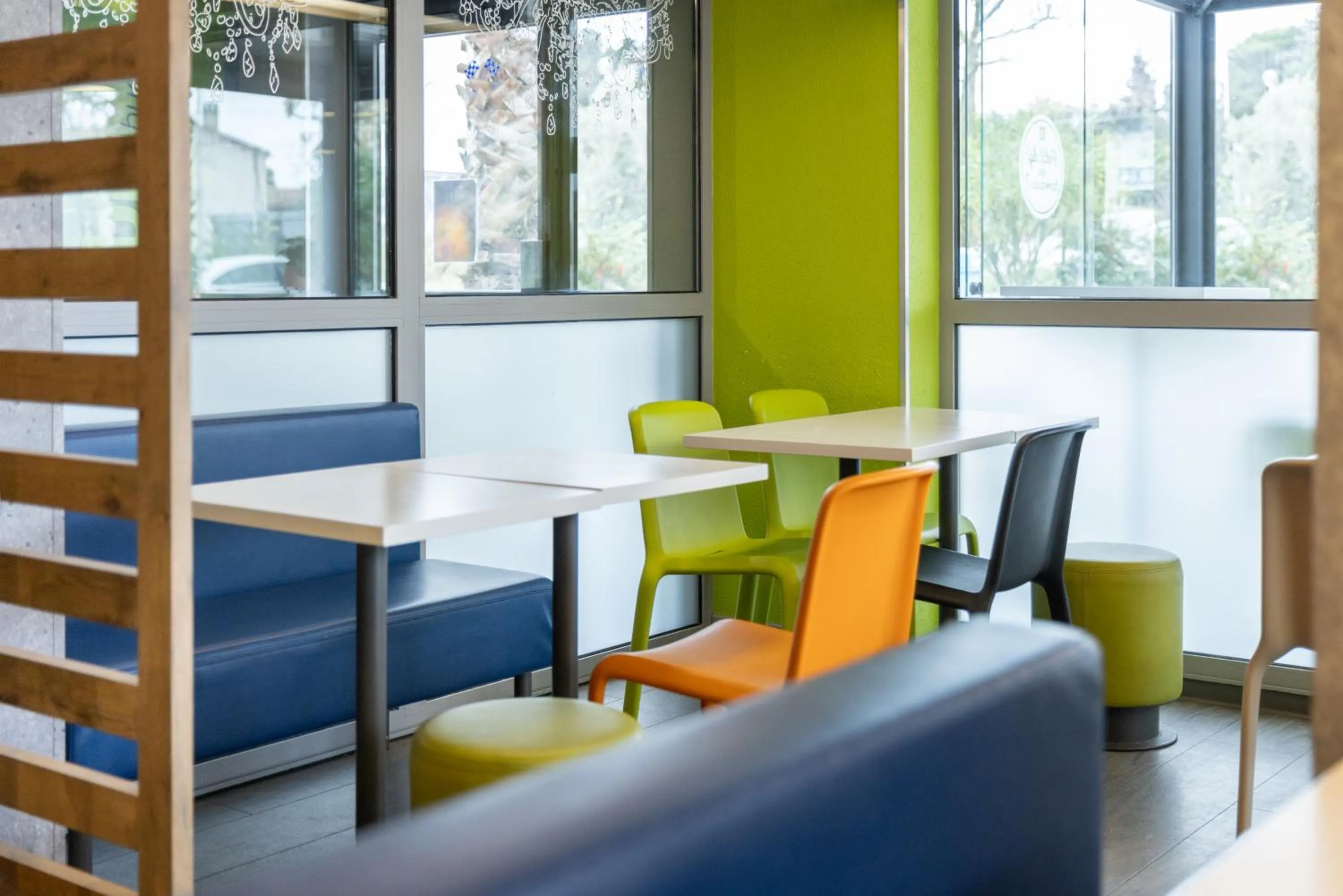 Communal lounge/ TV room in ibis budget Carcassonne La Cité