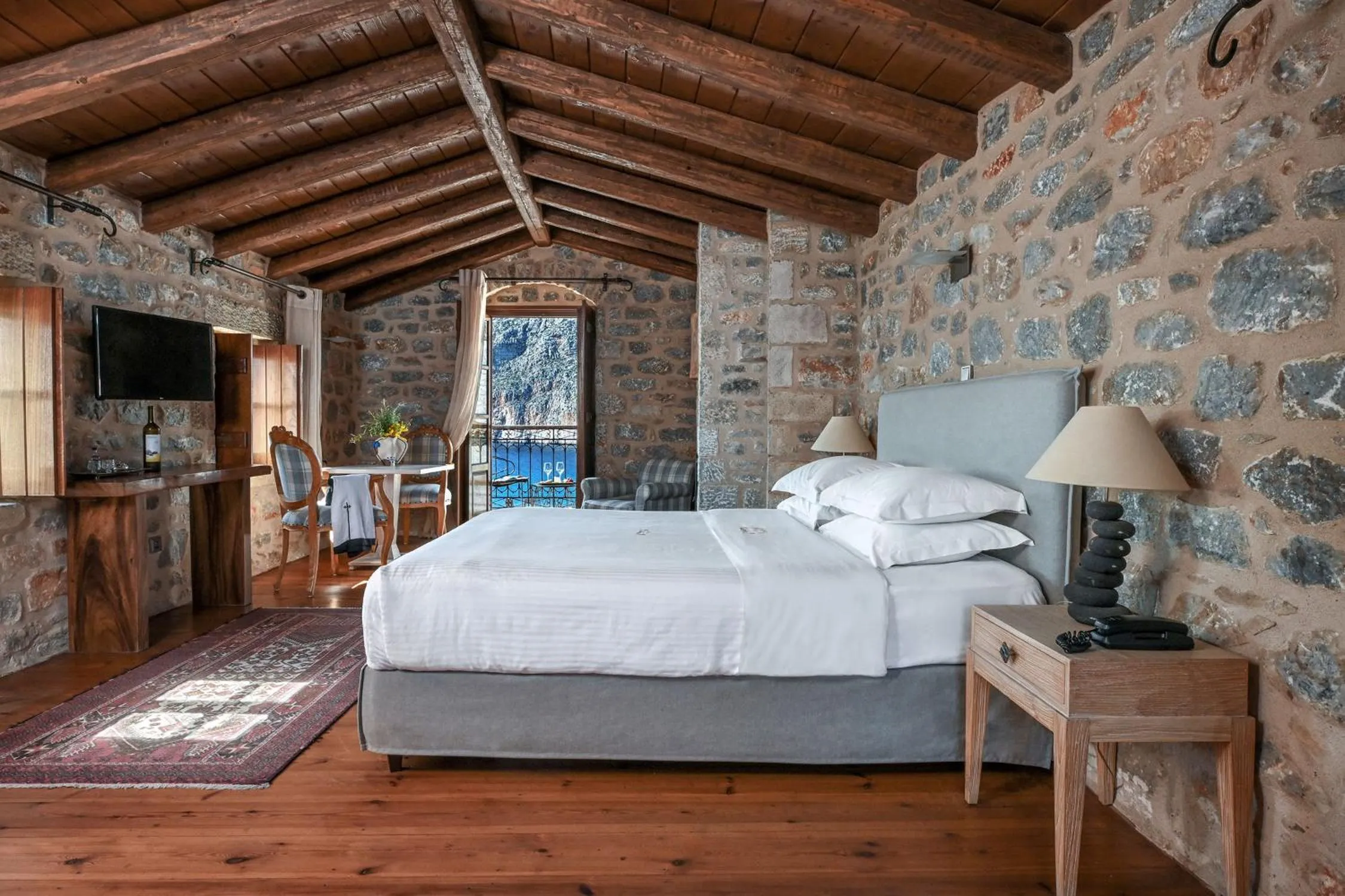 Bed in Kyrimai Hotel