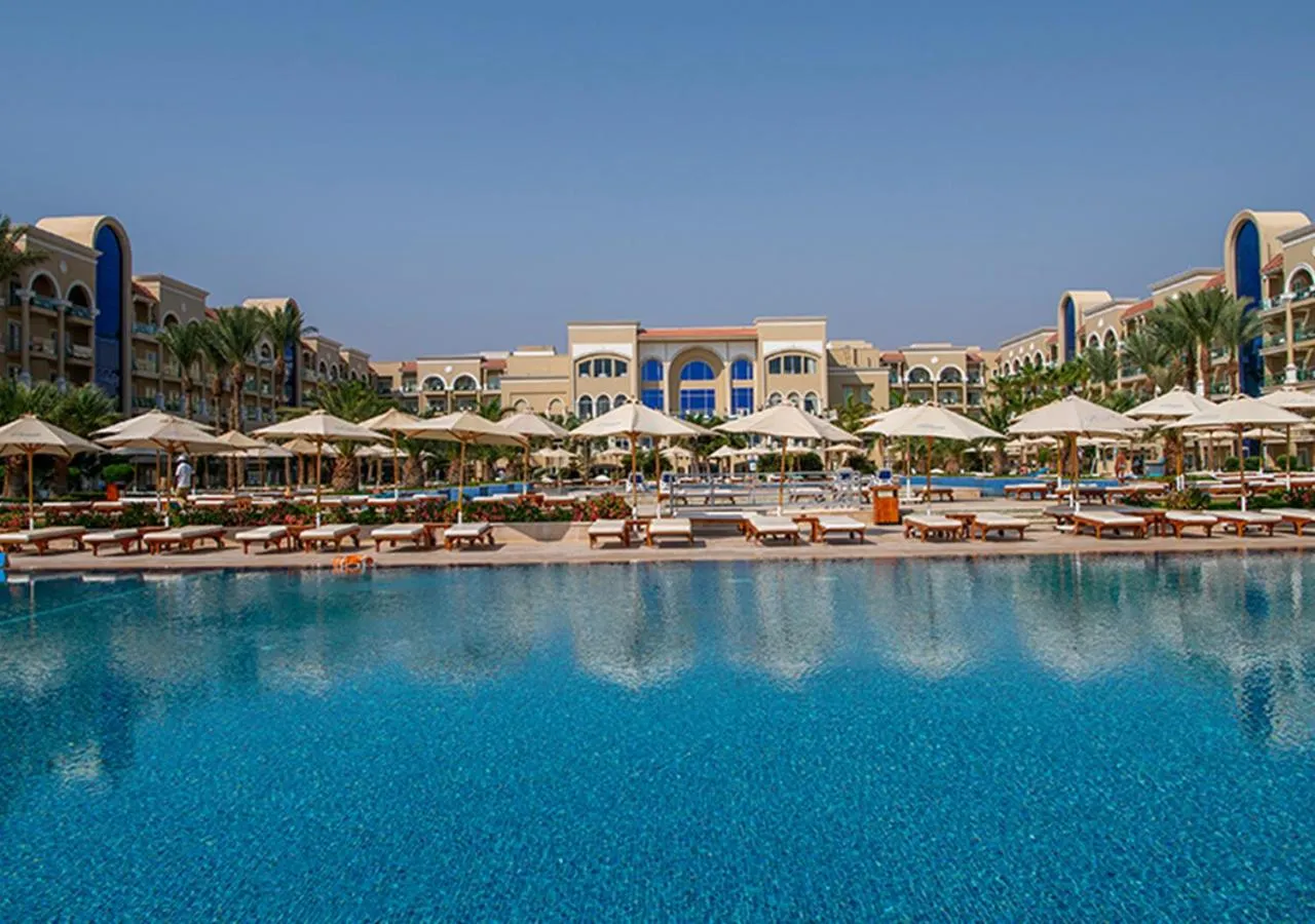 Swimming pool in Premier Le Reve Hotel & Spa Sahl Hasheesh - Adults Only 16 Years Plus
