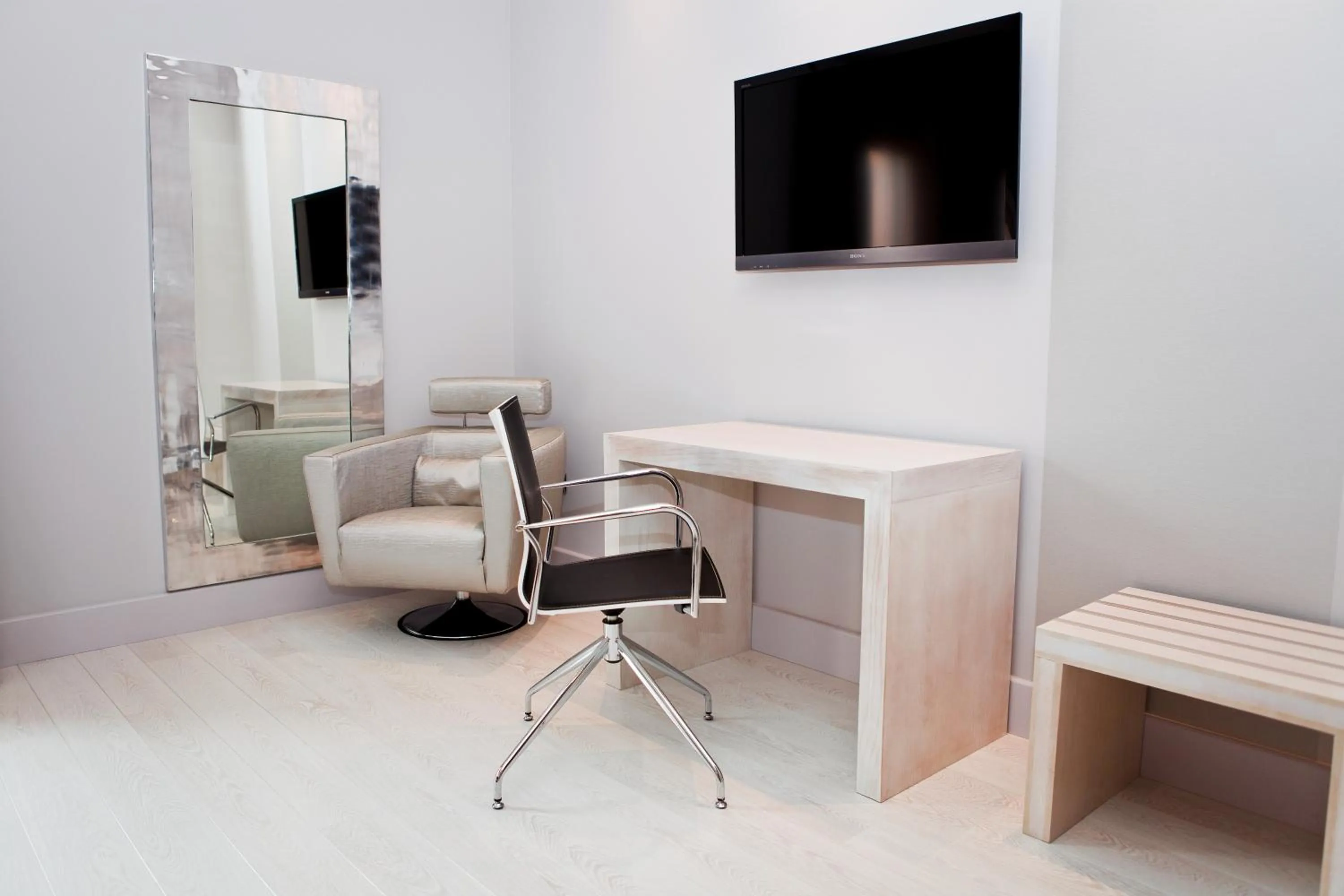 TV and multimedia in Hotel & Winery Señorío de Nevada