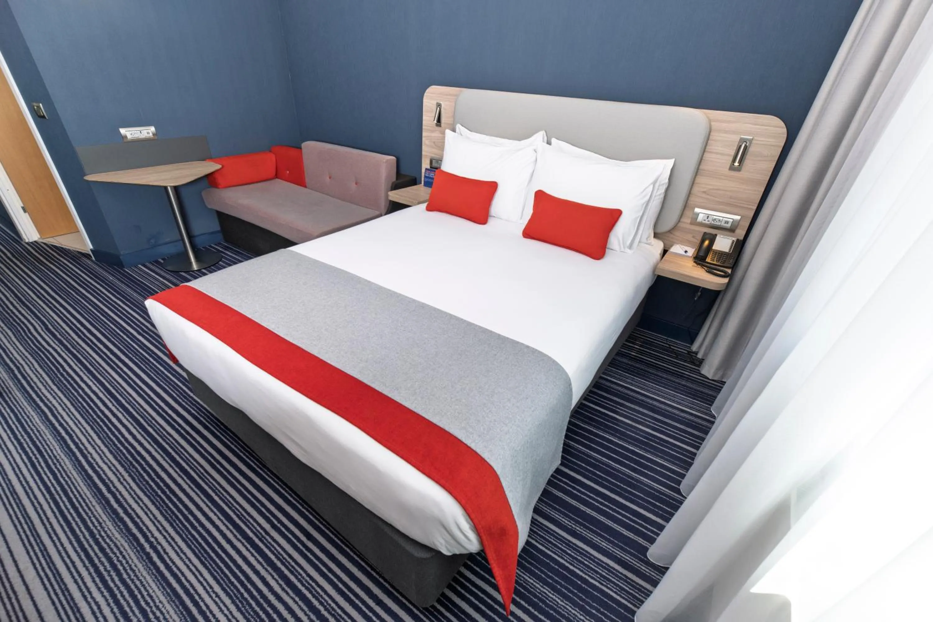 Property building, Bed in Holiday Inn Express Geneva Airport by IHG