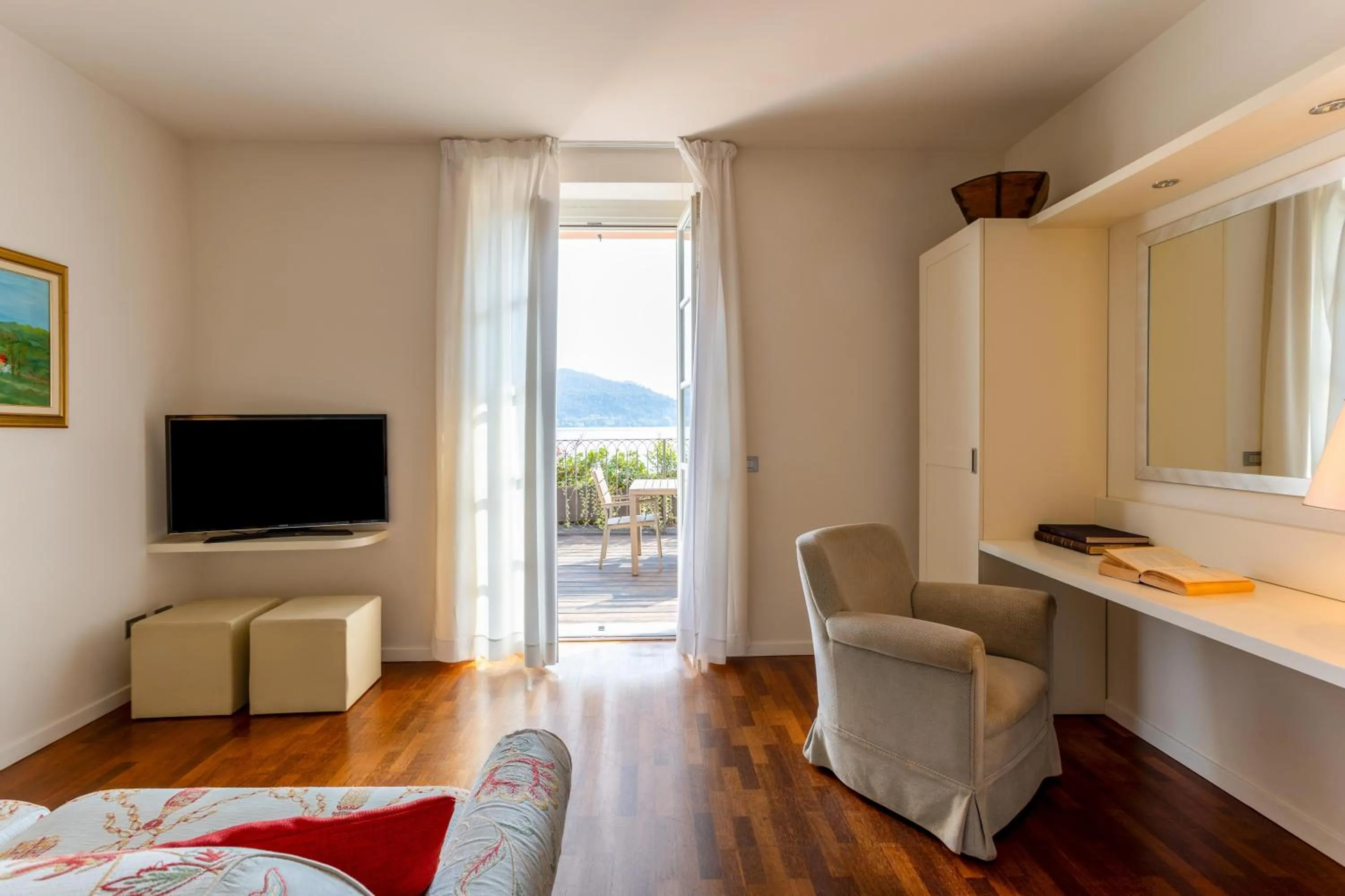 TV and multimedia, Bed in Resort Antico Verbano