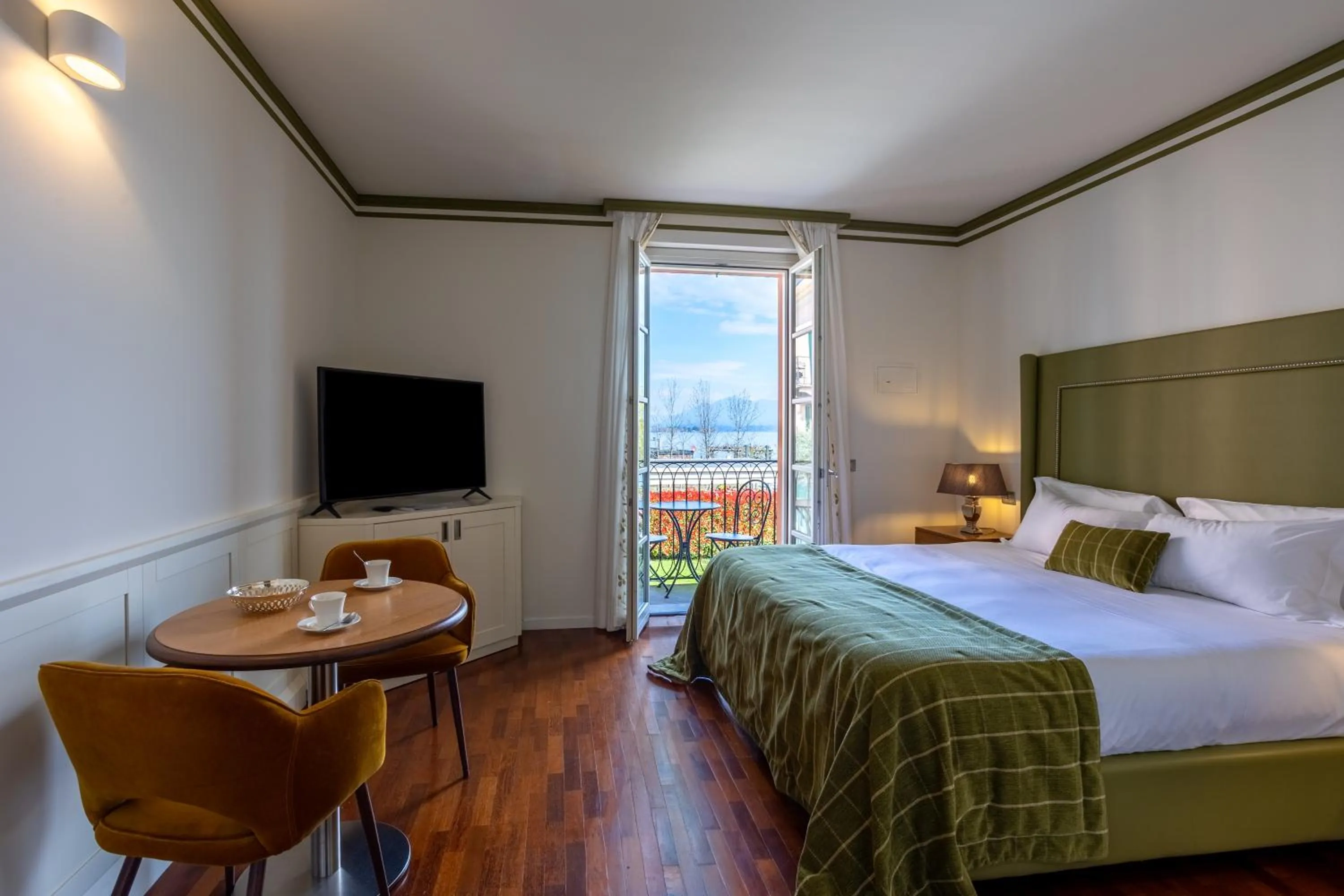 TV and multimedia, Bed in Resort Antico Verbano
