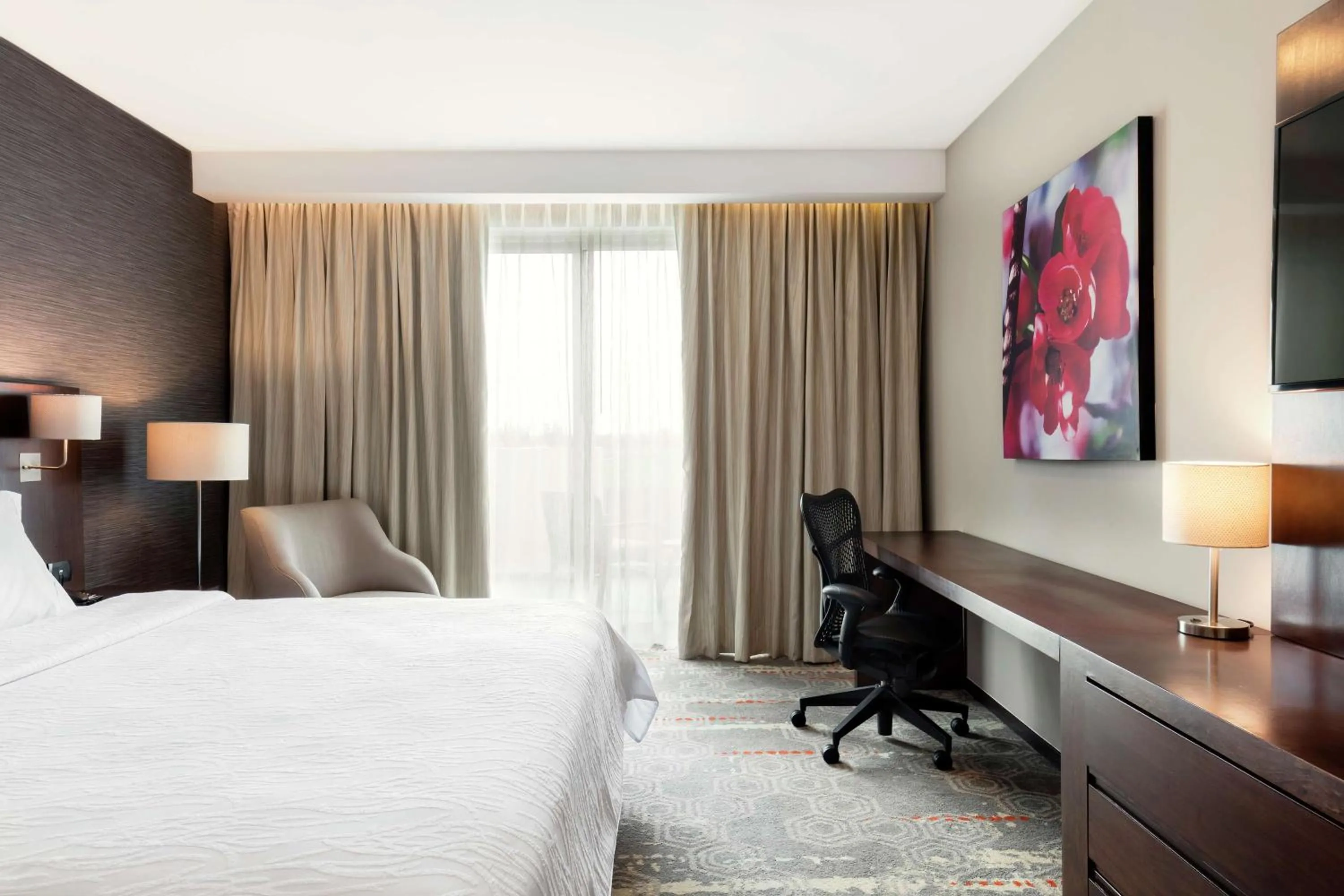 Bedroom, Bed in Hilton Garden Inn Salamanca