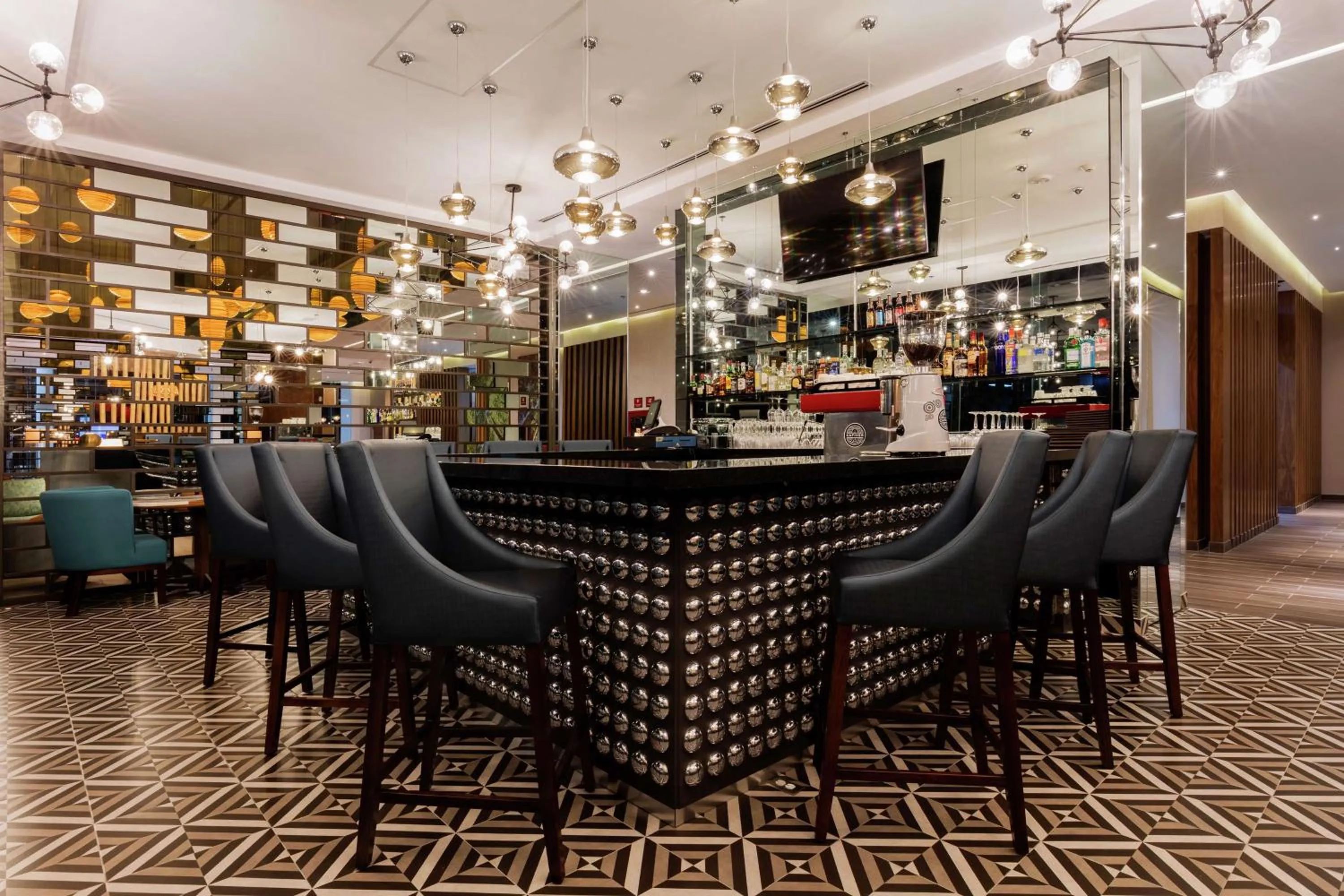 Lounge or bar in Hilton Garden Inn Salamanca