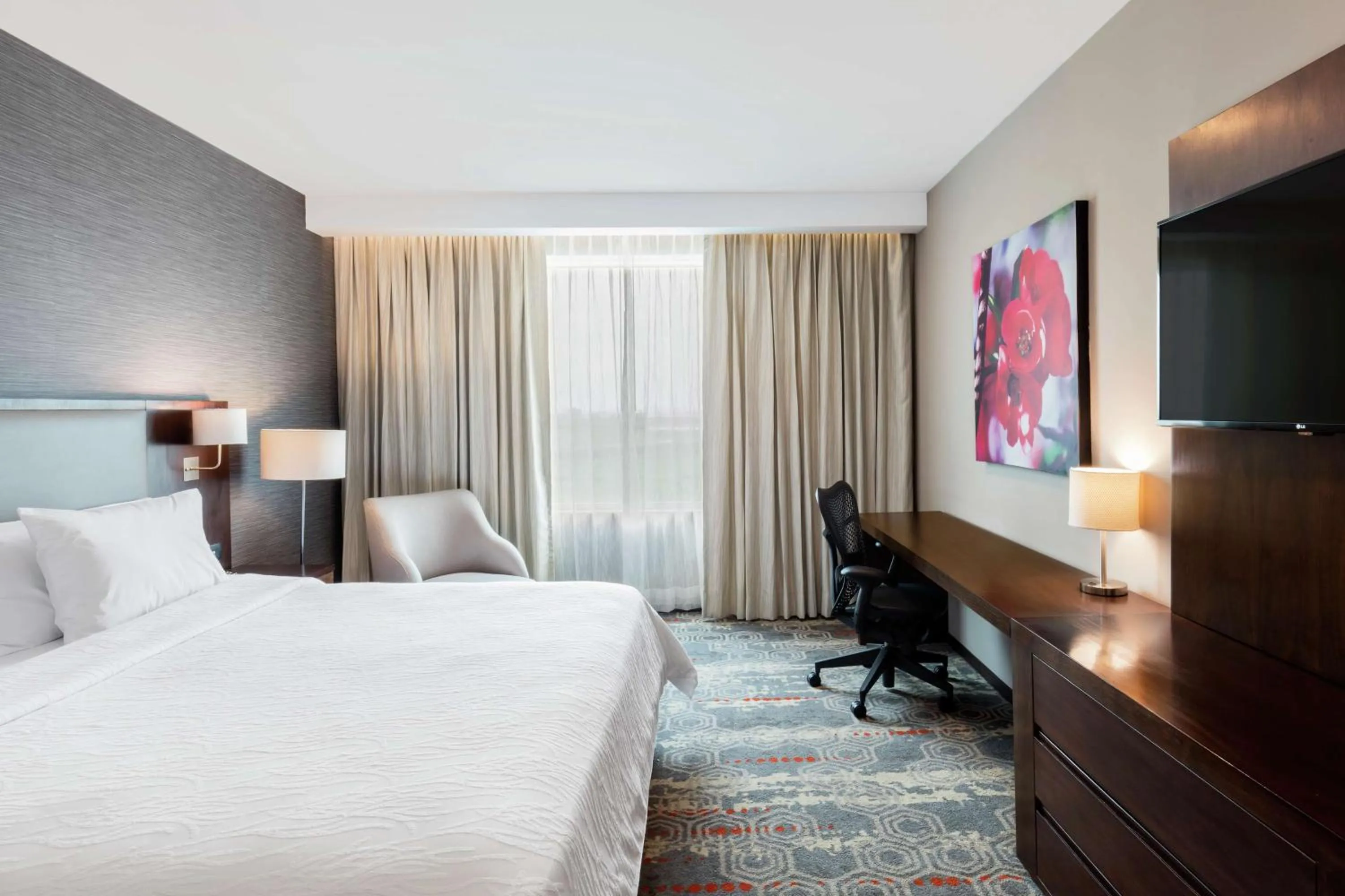 Bedroom, Bed in Hilton Garden Inn Salamanca