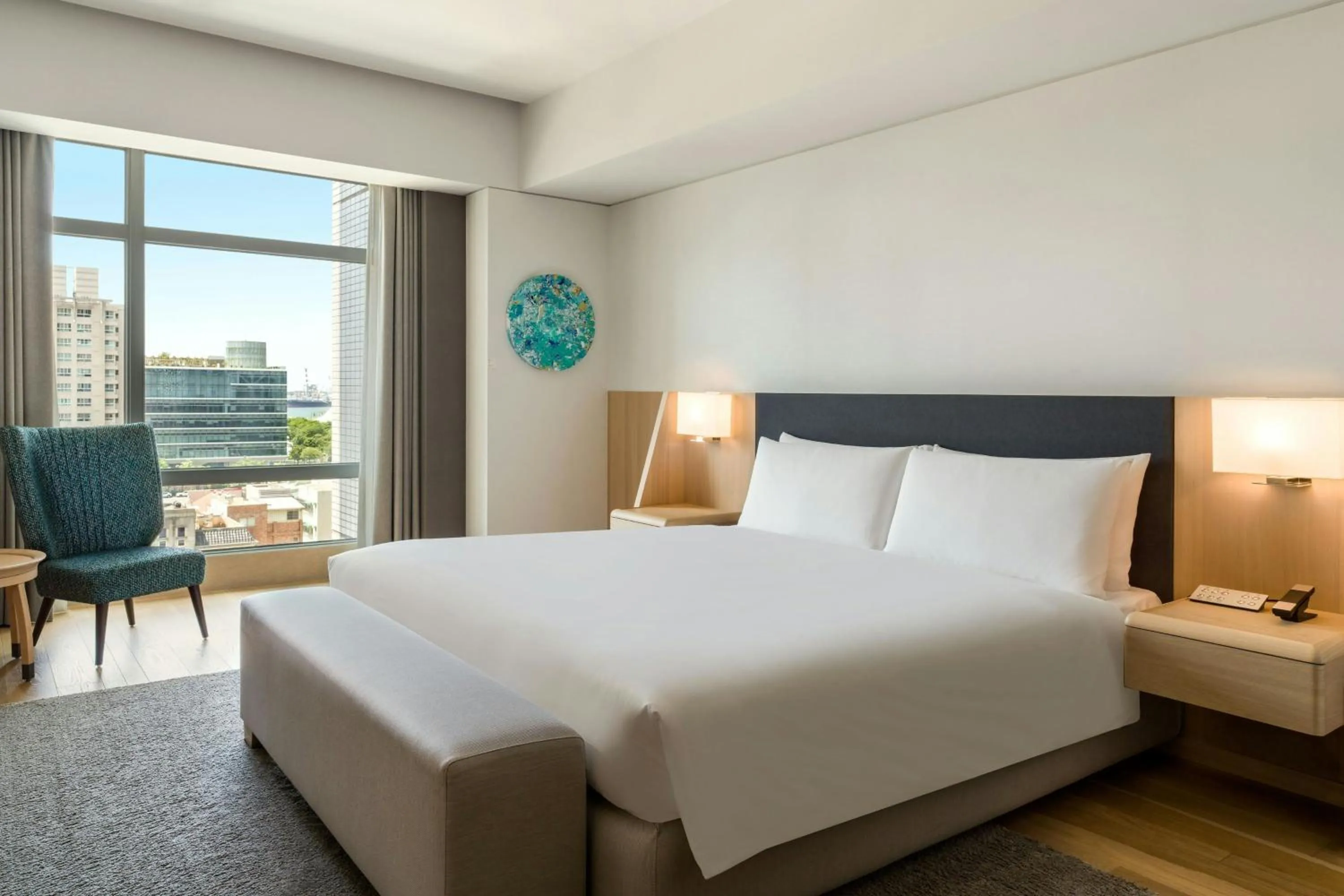 Bedroom, Bed in THE AMNIS, a Luxury Collection Hotel, Kaohsiung