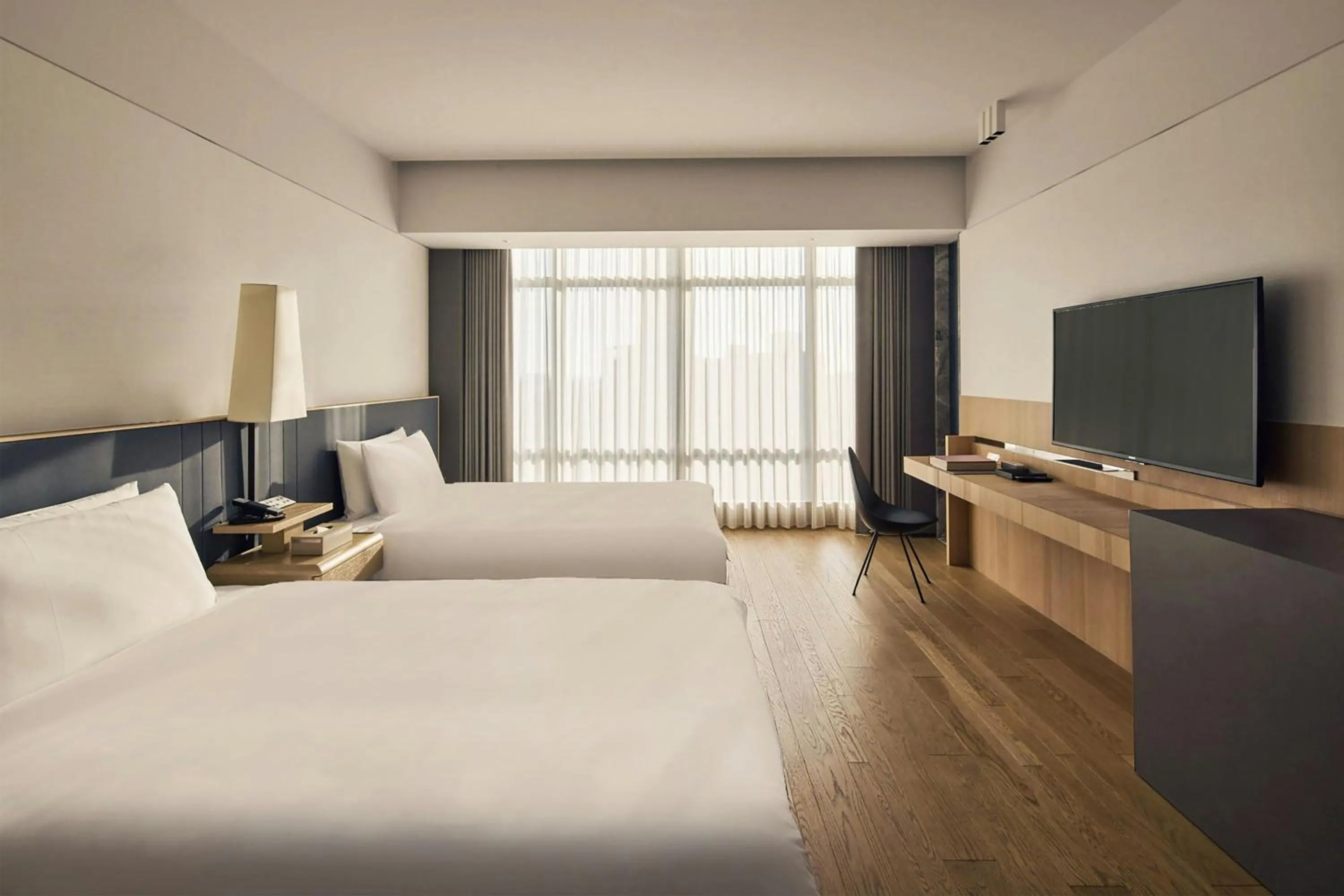 Photo of the whole room, Bed in THE AMNIS, a Luxury Collection Hotel, Kaohsiung