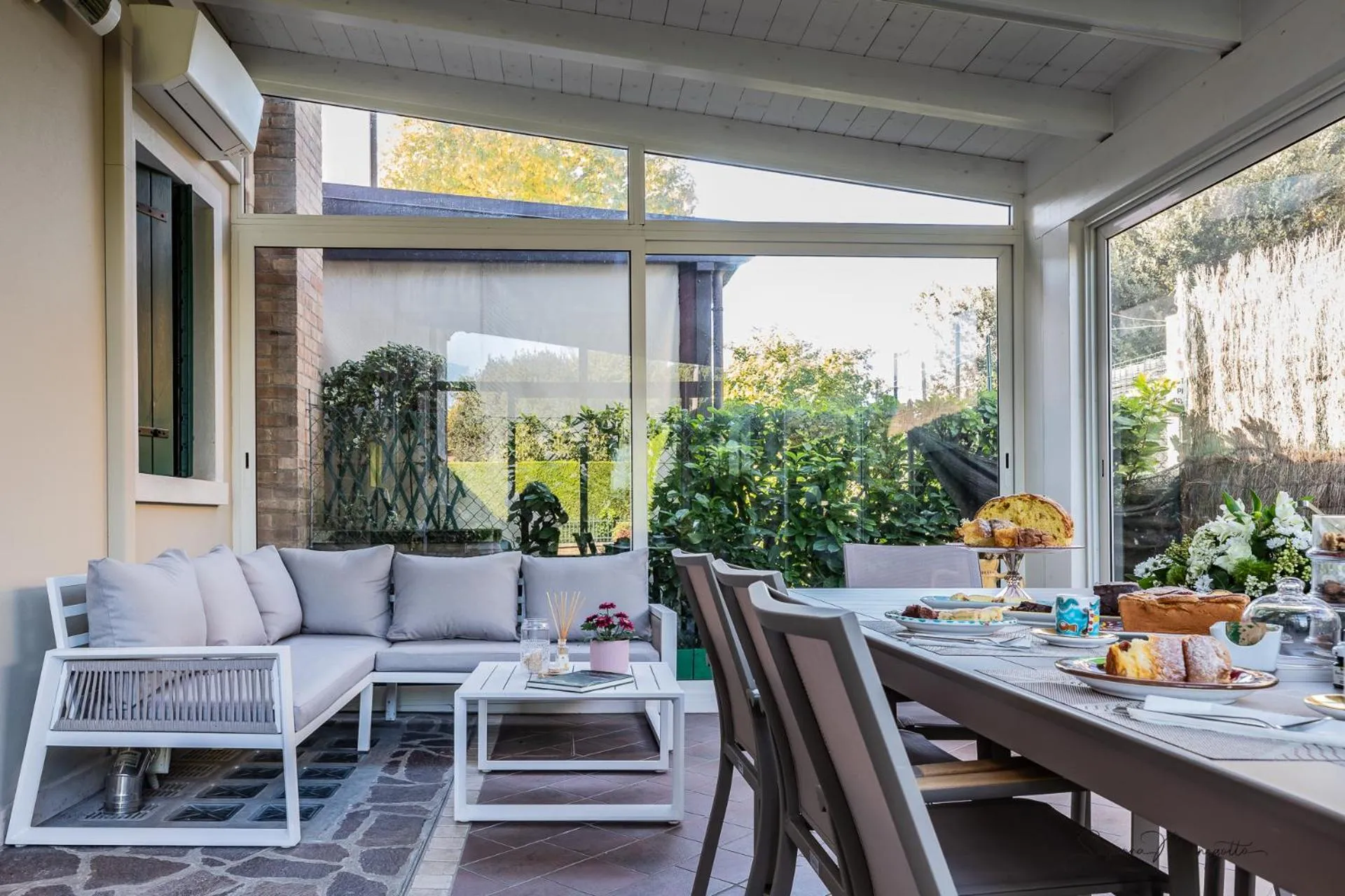 Breakfast in Villa Anis Bed and Breakfast