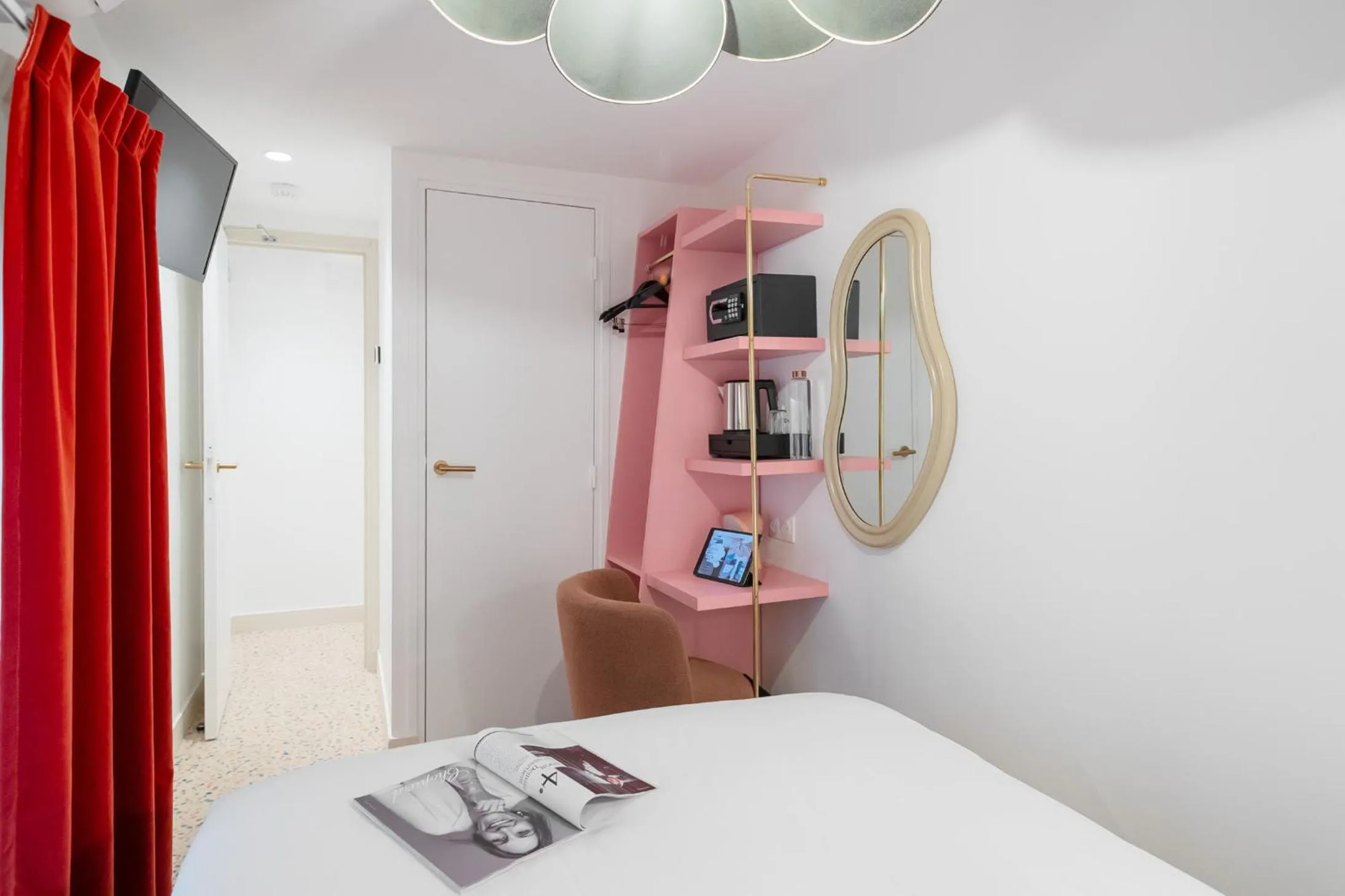 Bed in Trendy Canettes Hotel