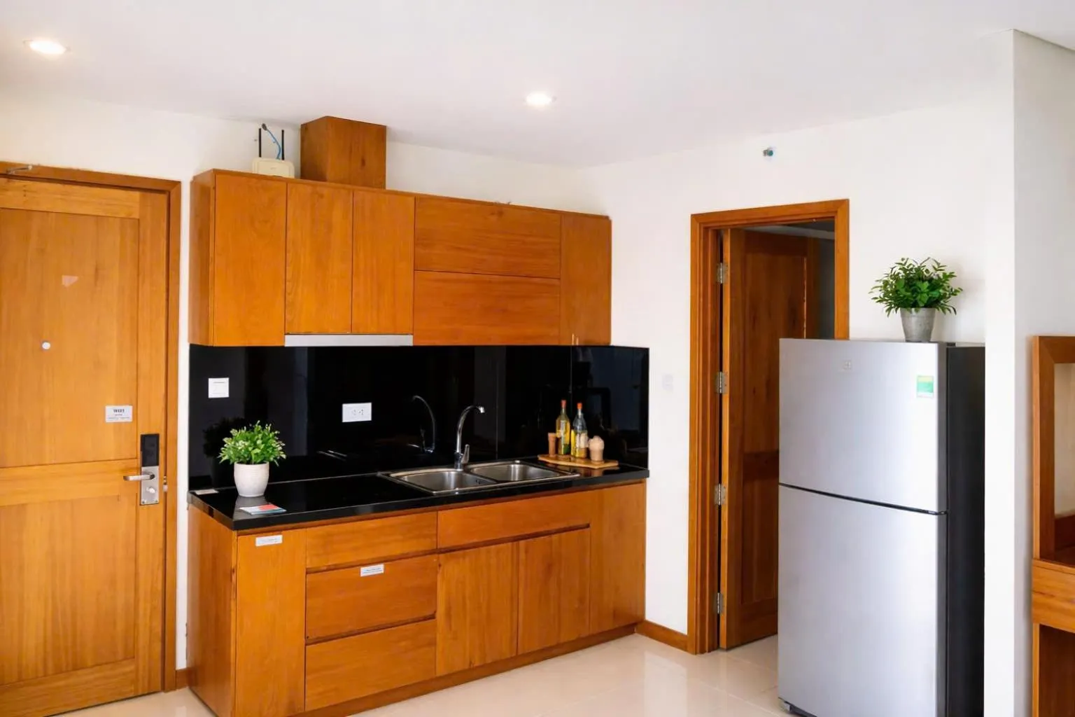 Holi Beach Hotel & Apartments