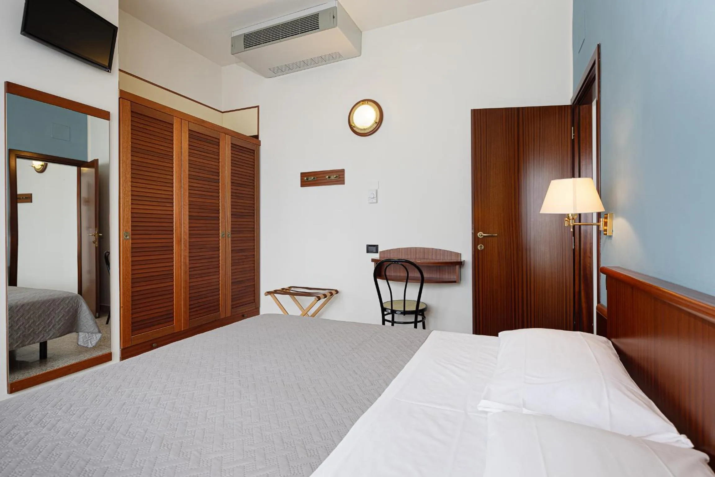 Photo of the whole room, Bed in Hotel Avana Fronte Mare