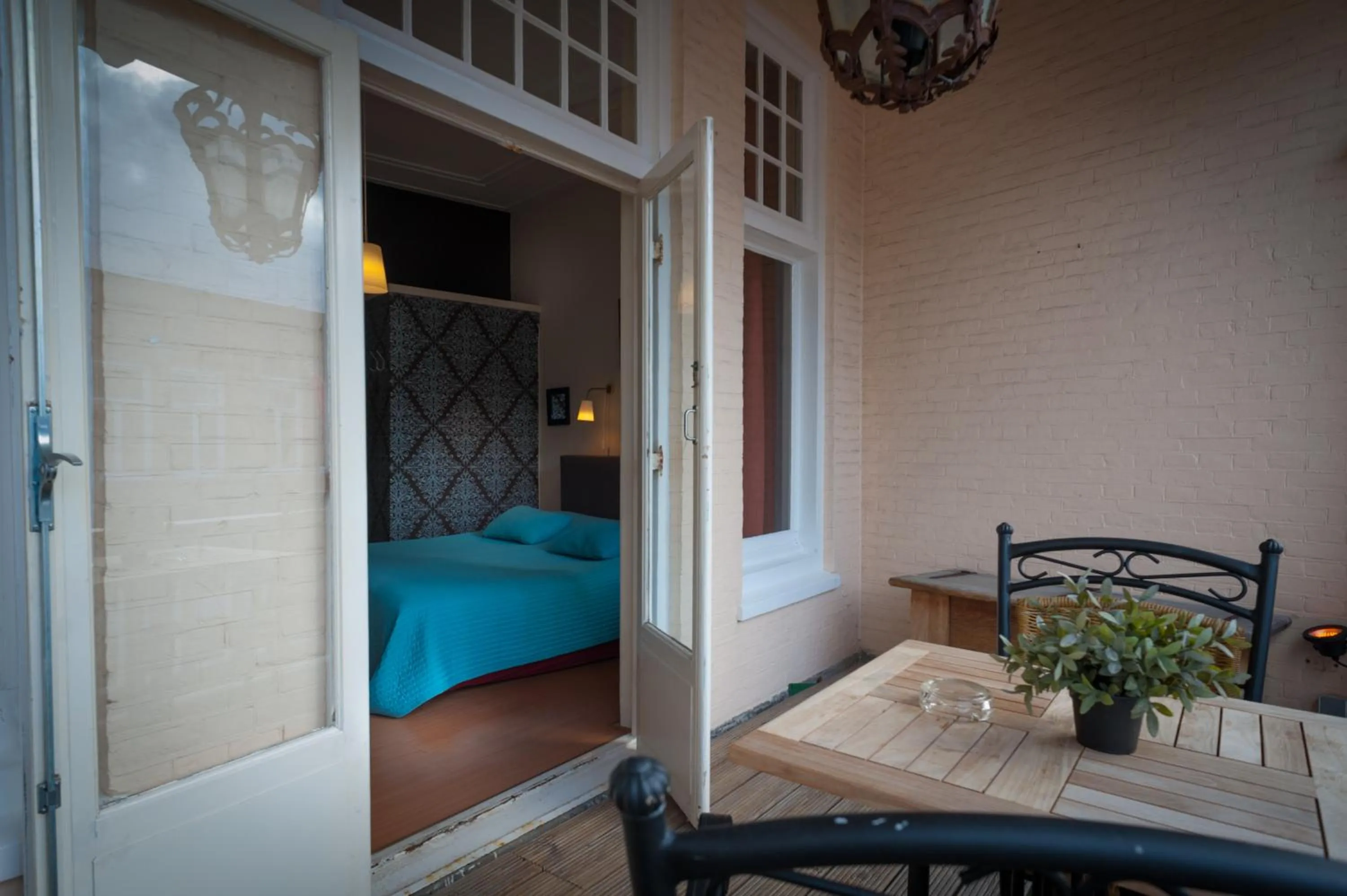 Bed in Hotel Grand Cafe Deight