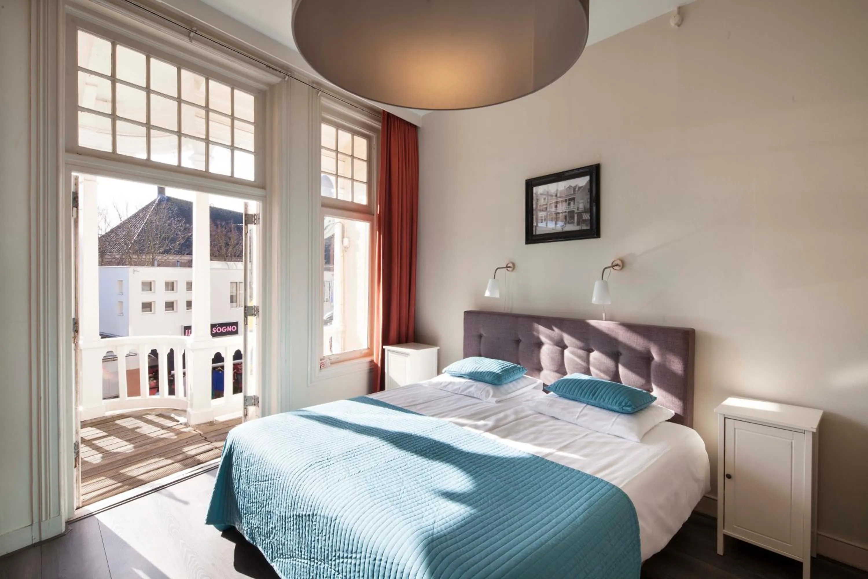 Bed in Hotel Grand Cafe Deight