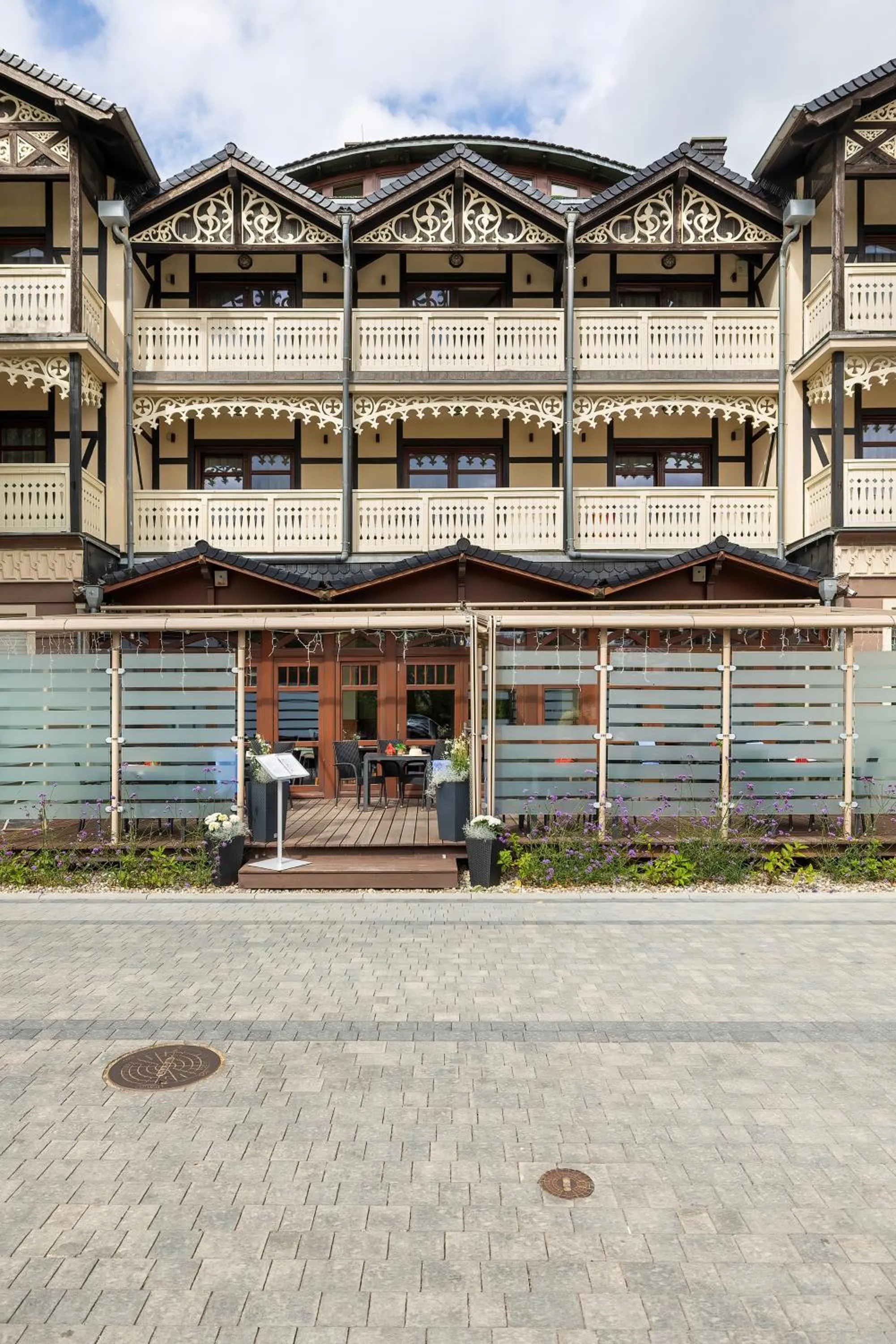 Property building in Hotel&Spa Stary Dziwnów basen swimming pool