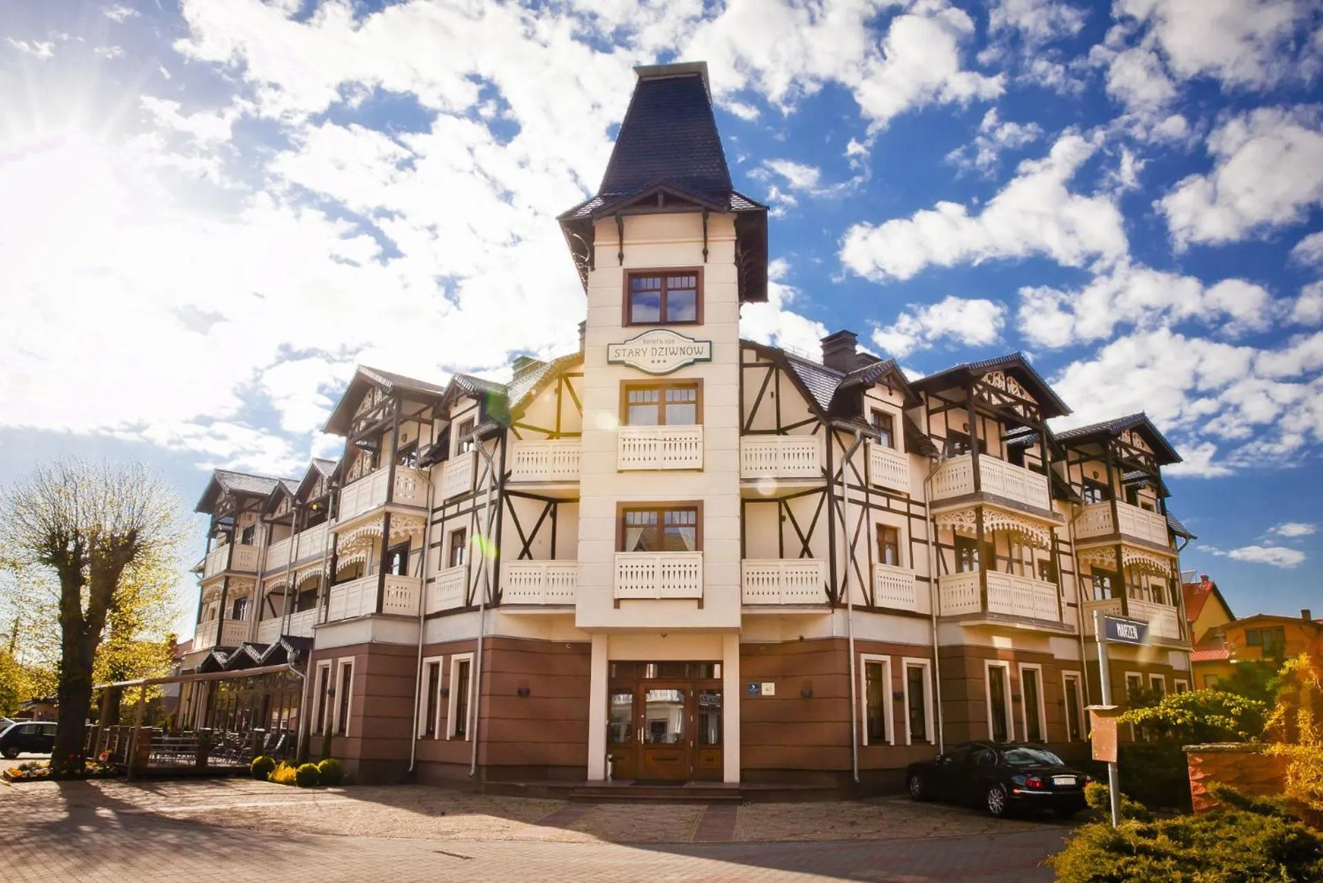 Property building in Hotel&Spa Stary Dziwnów basen swimming pool