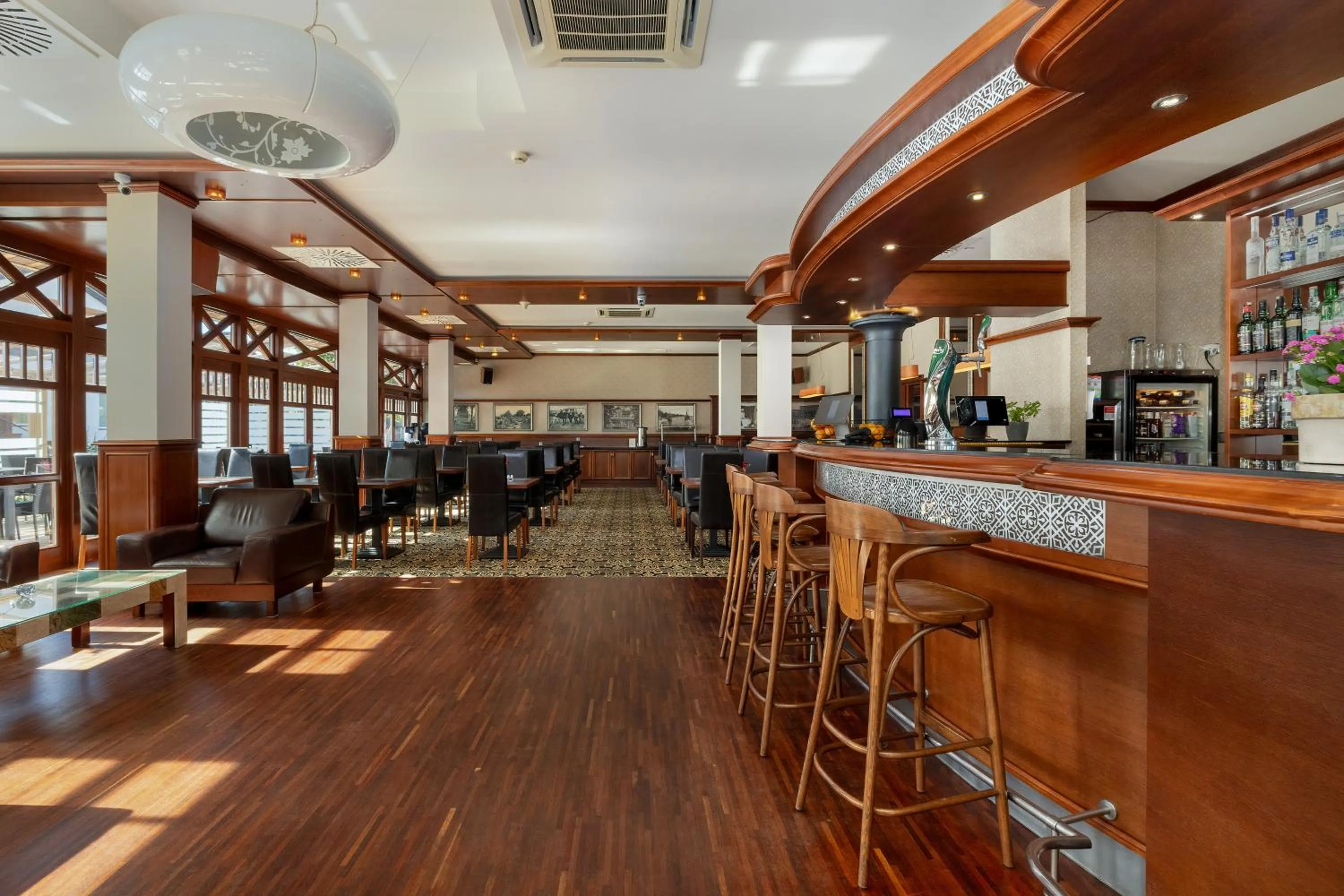 Restaurant/places to eat in Hotel&Spa Stary Dziwnów basen swimming pool