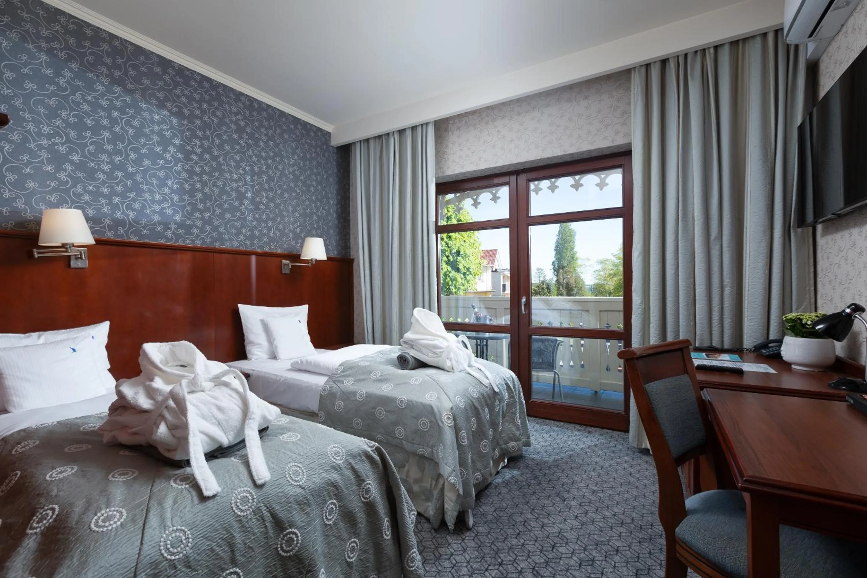 Photo of the whole room, Bed in Hotel&Spa Stary Dziwnów basen swimming pool