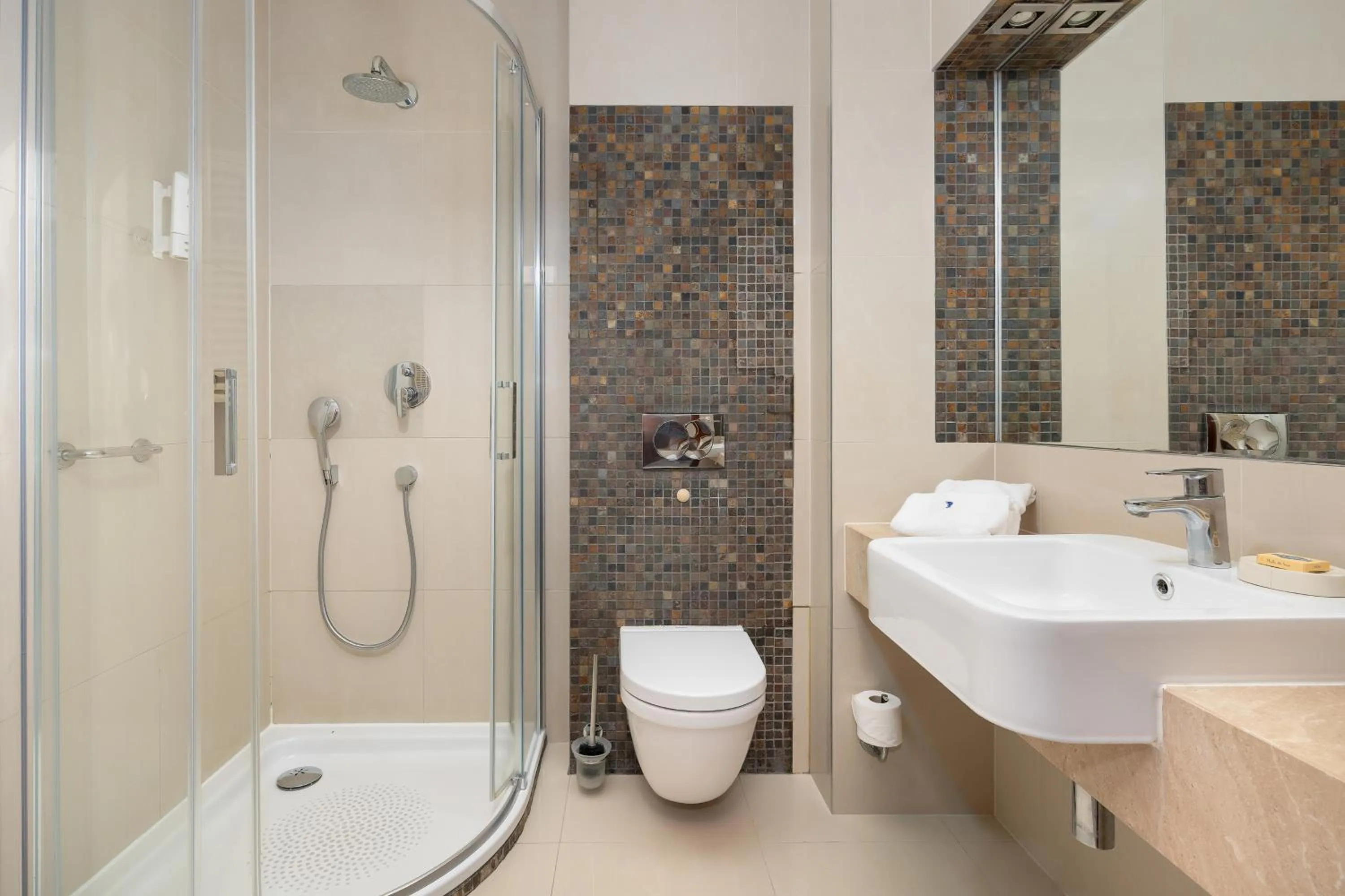 Shower in Hotel&Spa Stary Dziwnów basen swimming pool