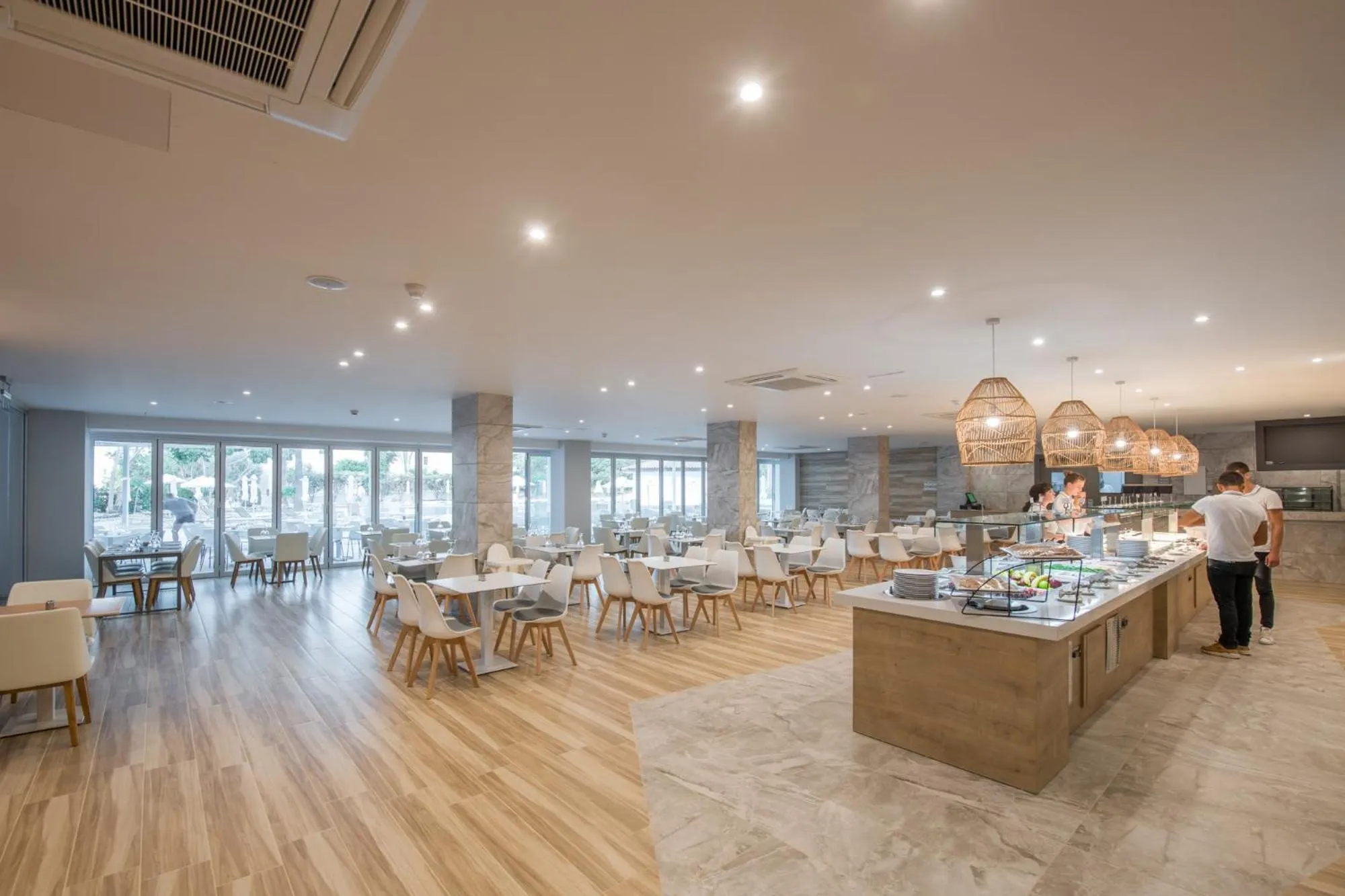 Restaurant/places to eat in Narcissos Waterpark Resort