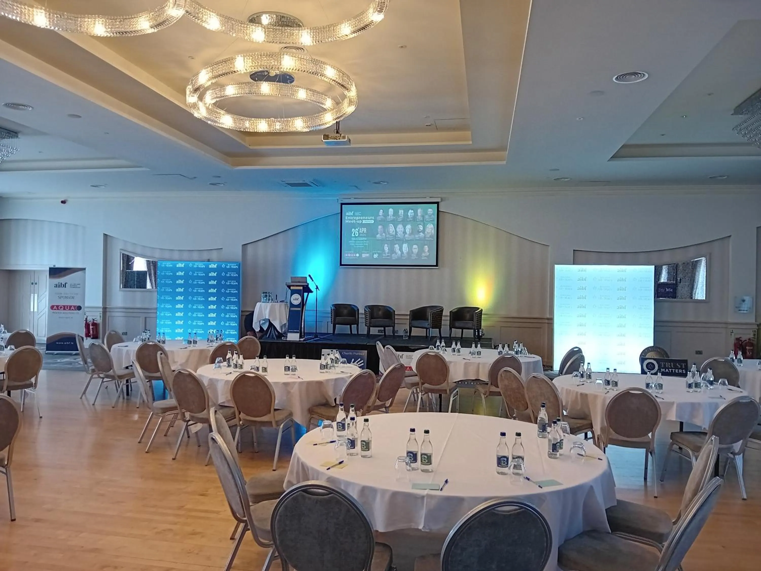 Meeting/conference room in Longcourt House Hotel