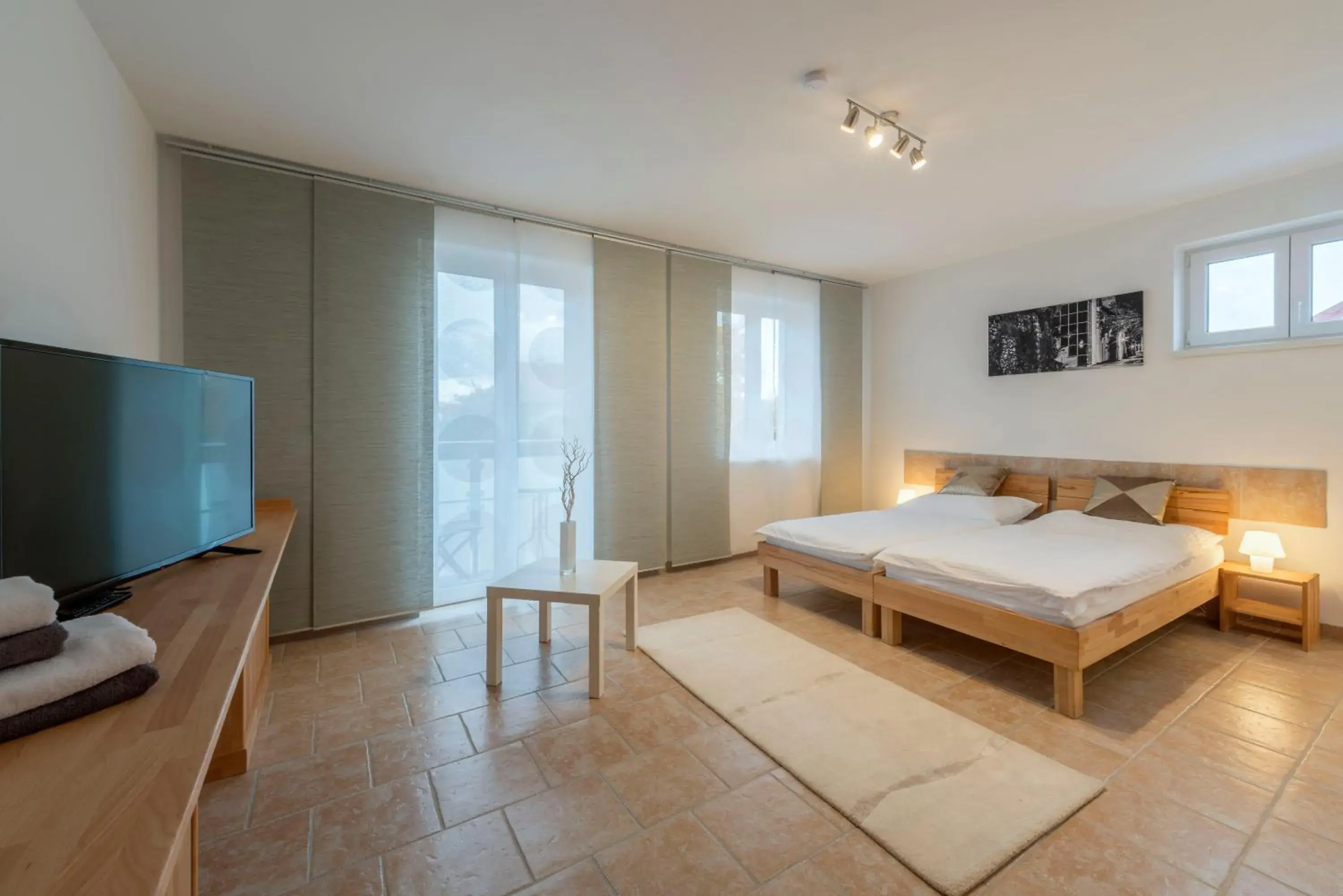 Standard Triple Room with Balcony - single occupancy in WN Rooms Standard Triple Room with Balcony - single occupancy in WN Rooms