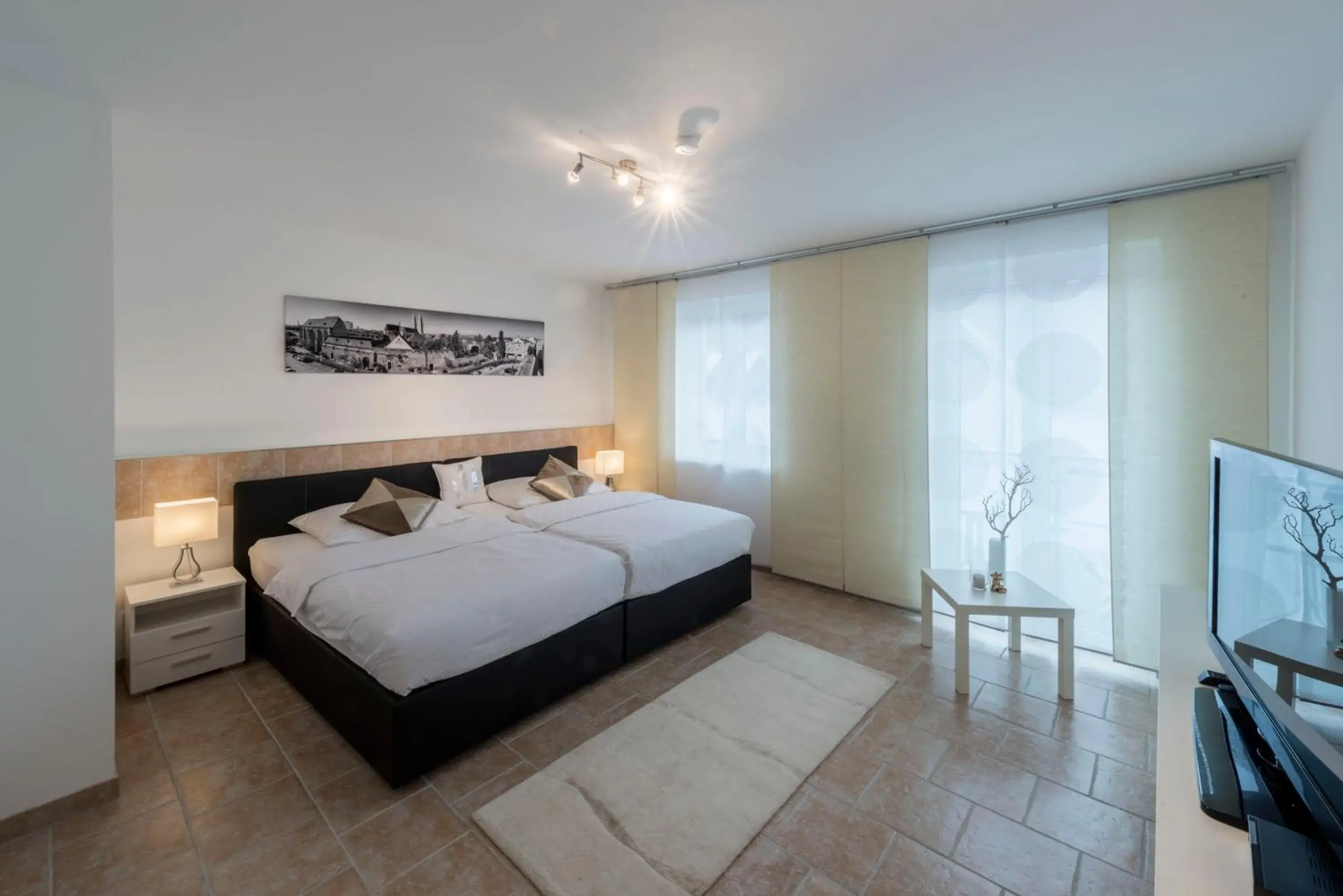 Deluxe Triple Room without Balcony - single occupancy in WN Rooms Deluxe Triple Room without Balcony - single occupancy in WN Rooms