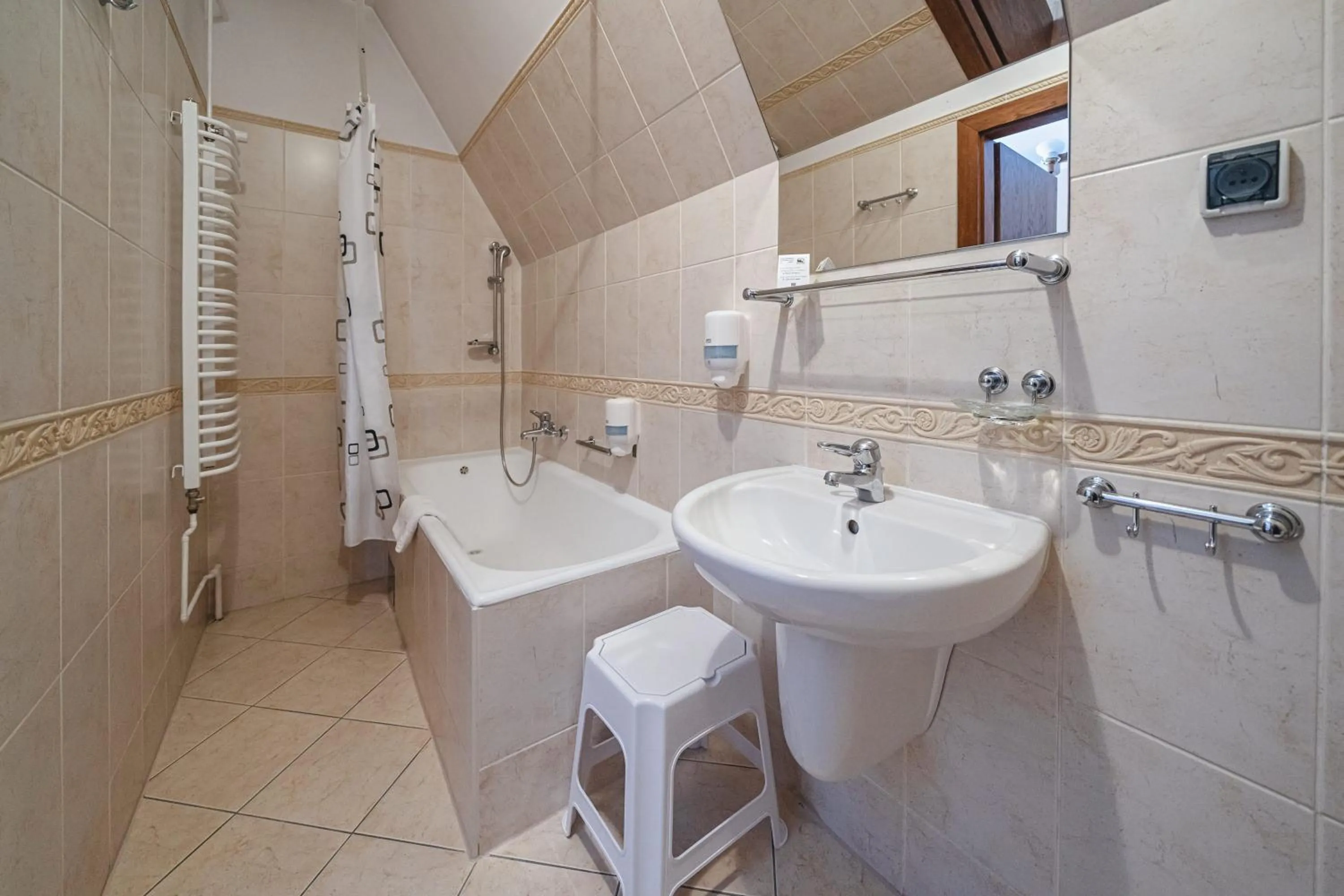 Zespół Dolina Białego - Willa Pan Tadeusz