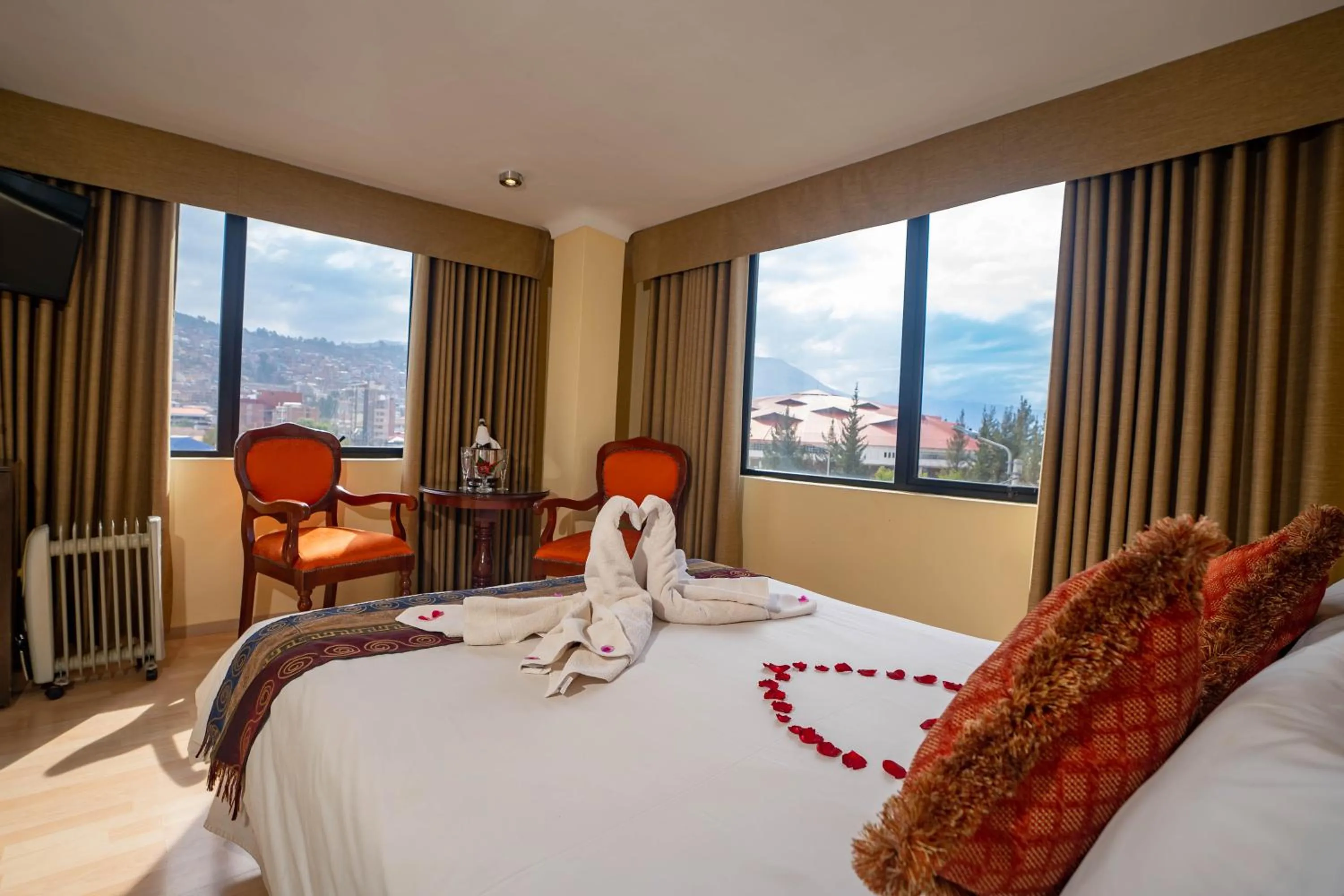 Photo of the whole room, Bed in Hotel Agustos Cusco