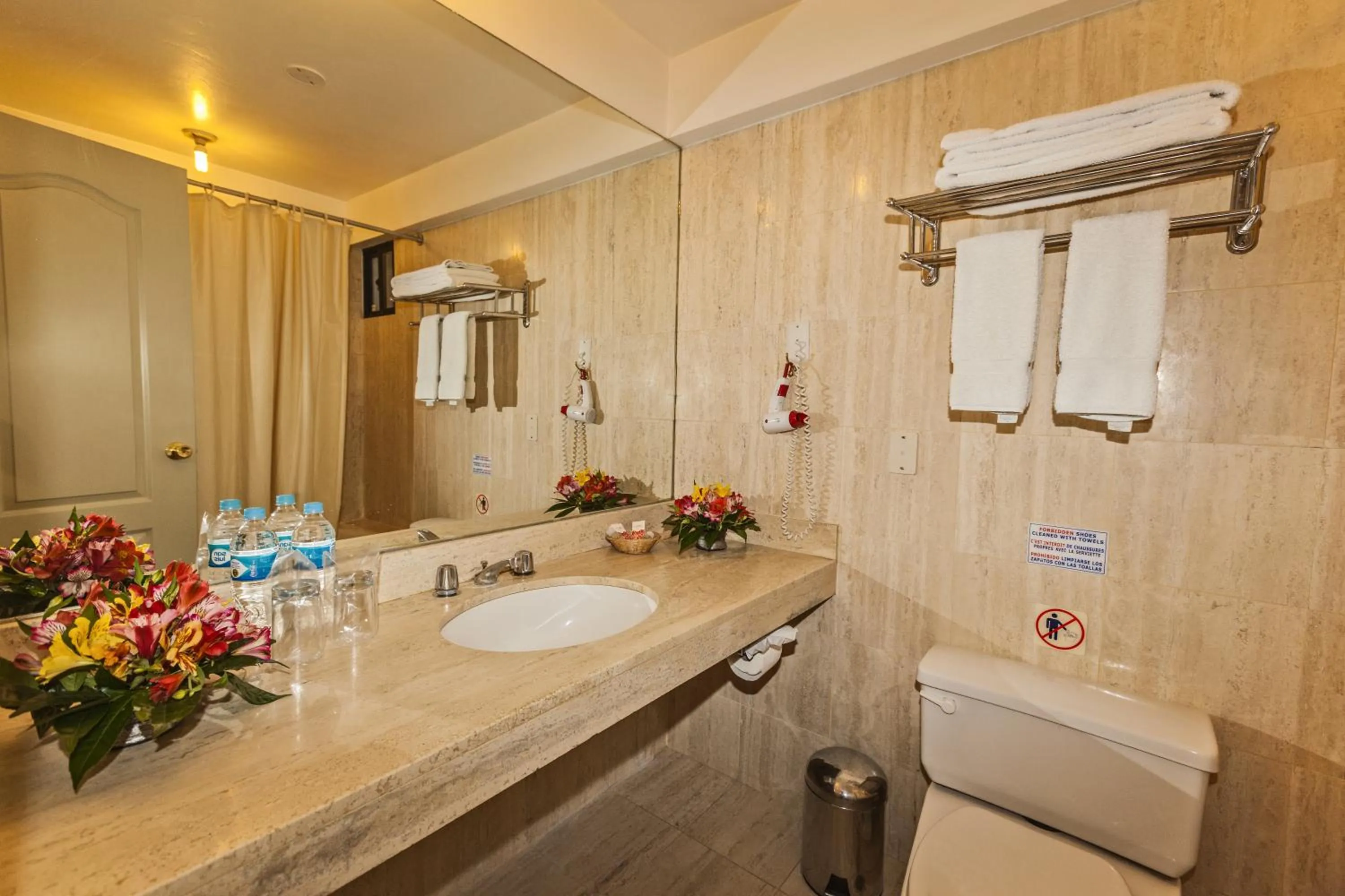 Bathroom in Hotel Agustos Cusco