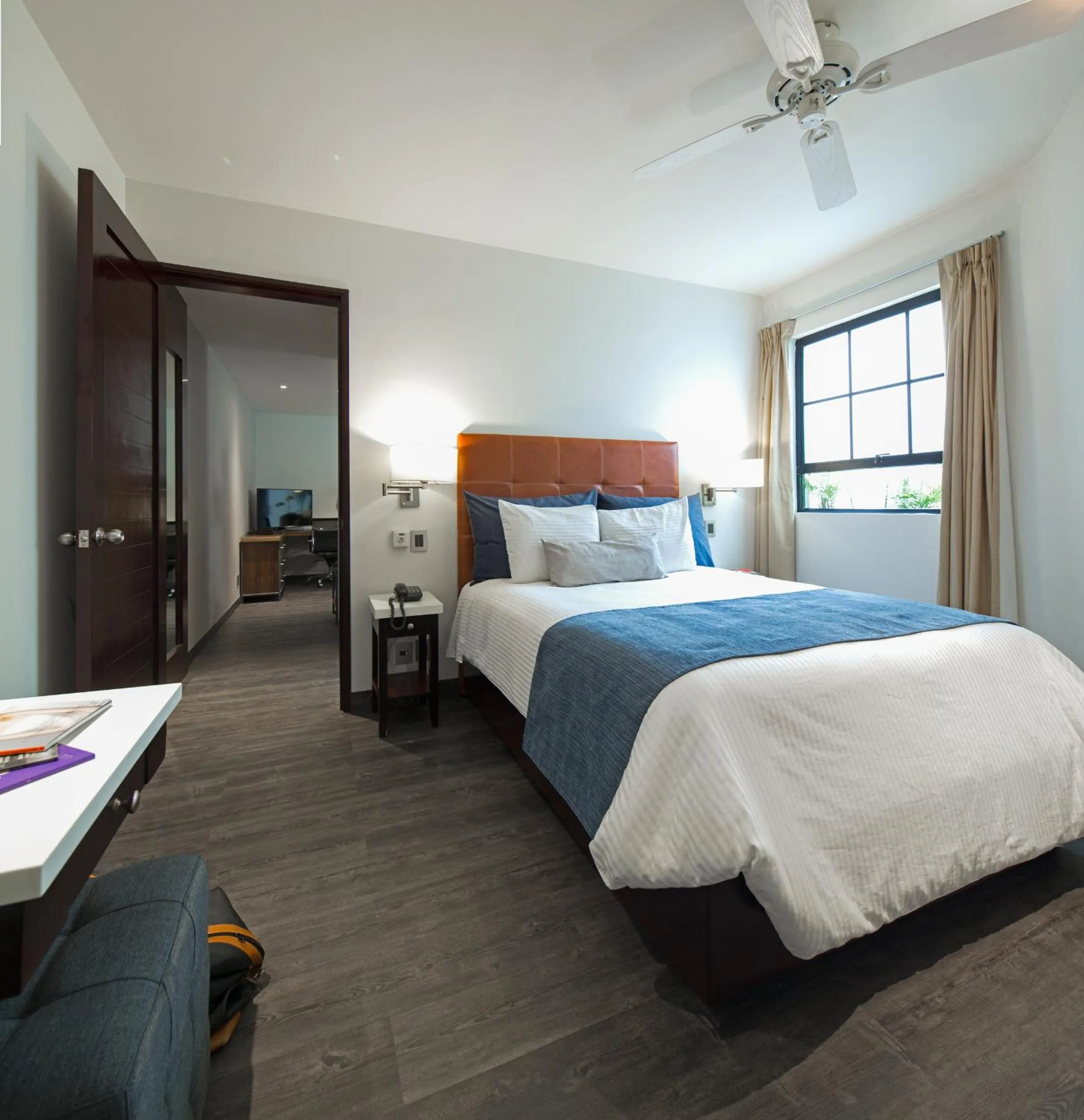 Bed in FlowSuites Polanco